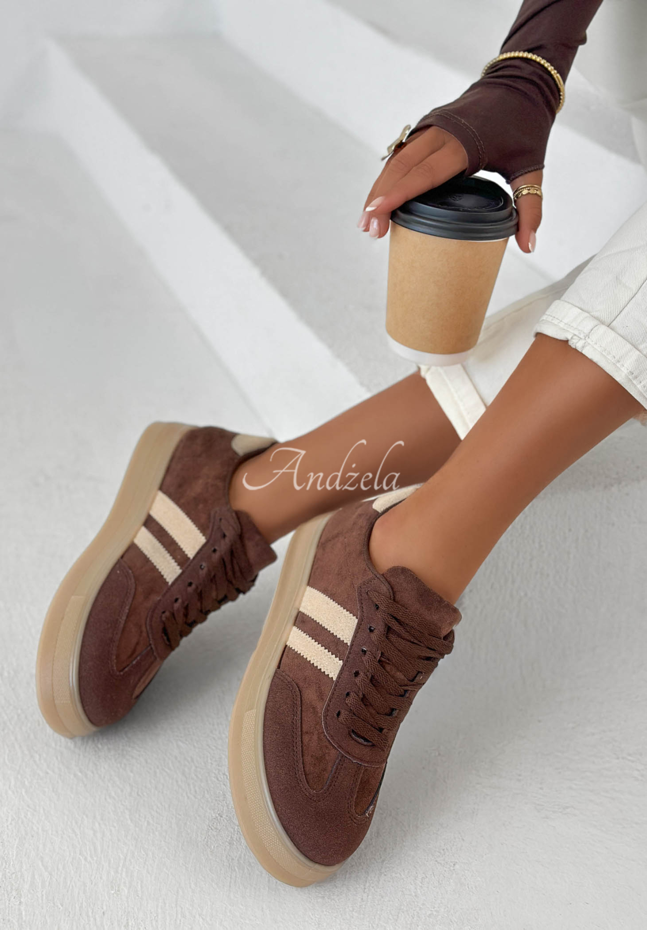 Adidasy First Steps czekoladowo-beżowe