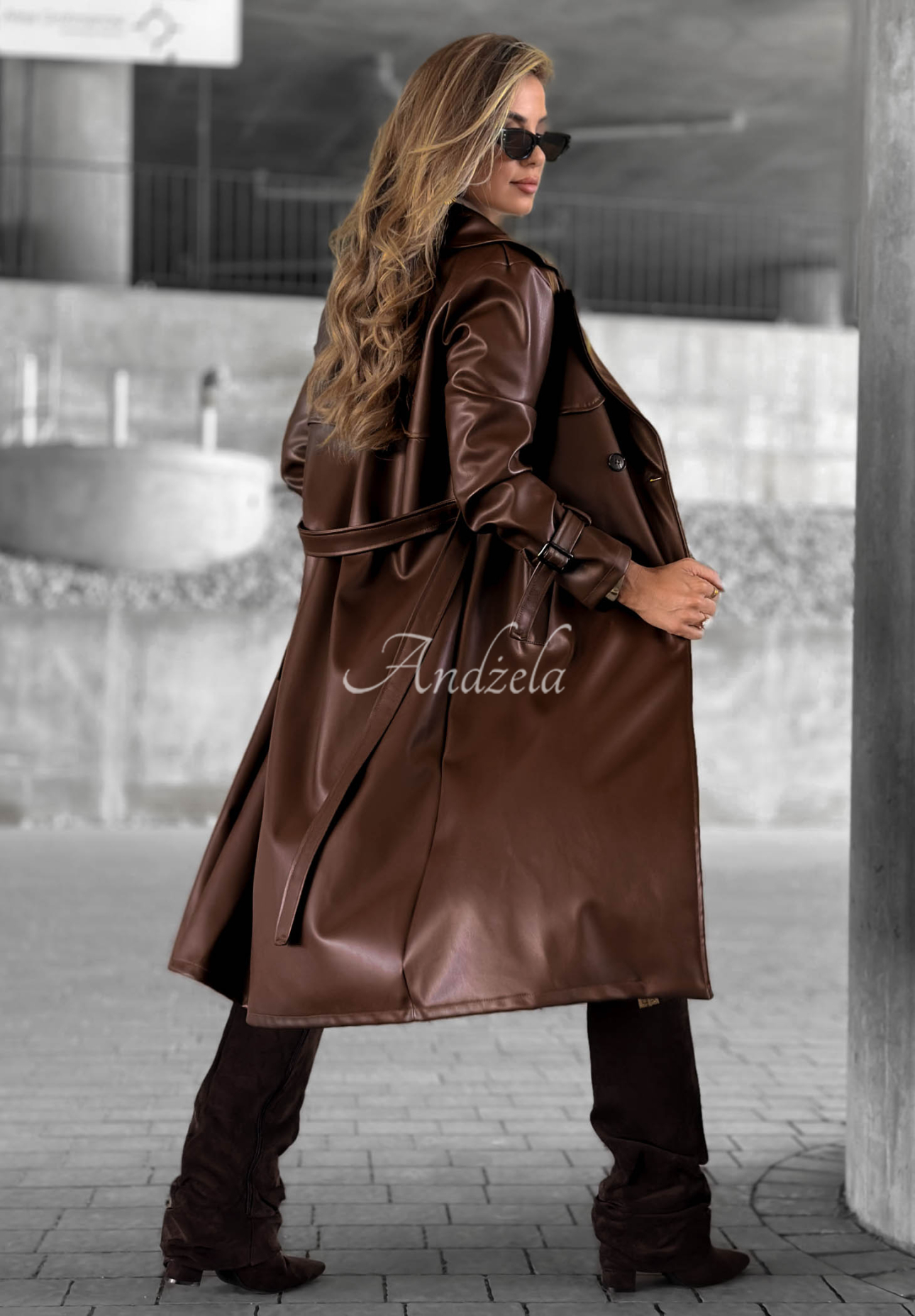 Long leather coat with belt Montebello chocolate