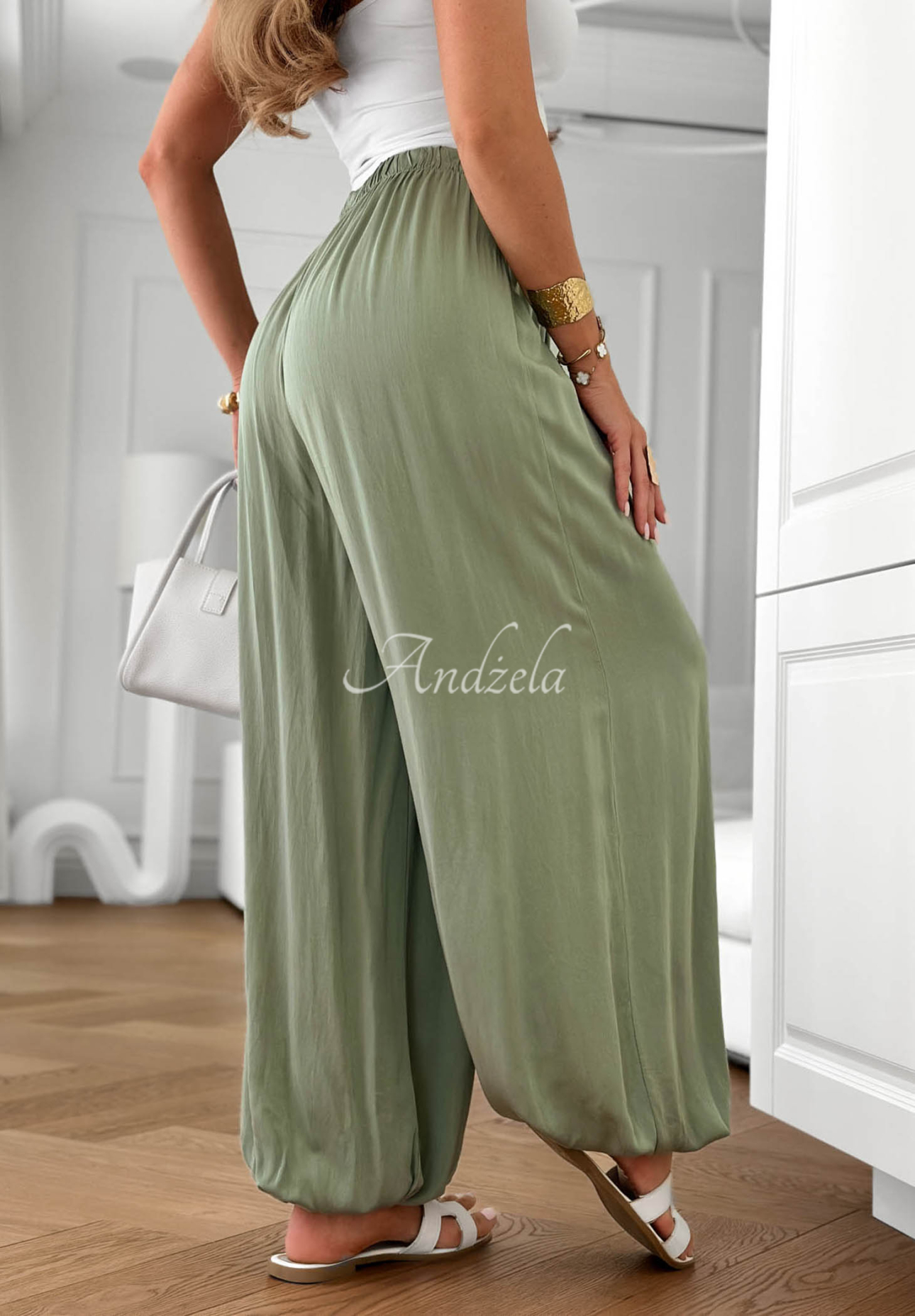 Materiałowe spodnie joggery z wiskozy Ocean Kiss khaki