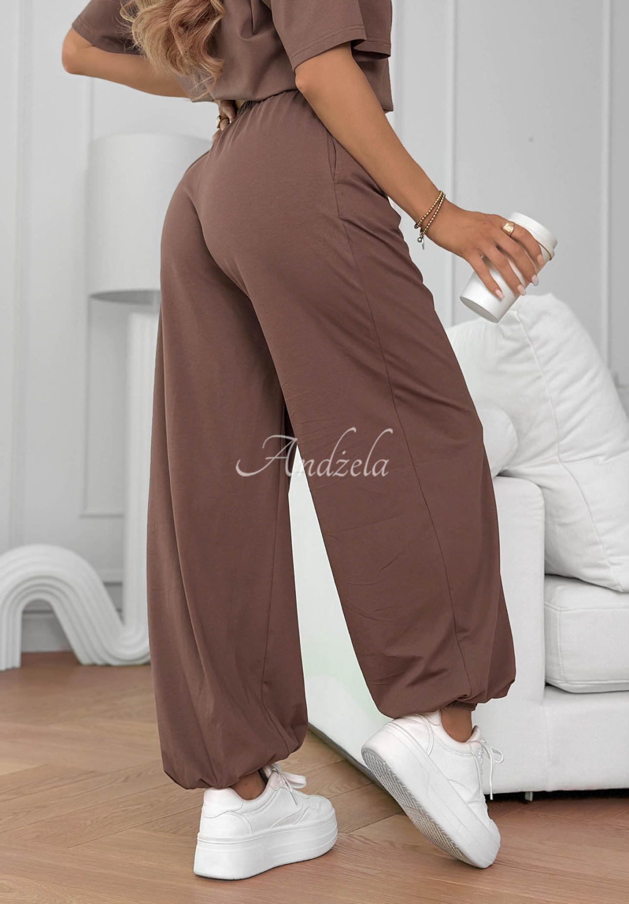 Bawełniane spodnie joggery Summer Wind czekoladowe