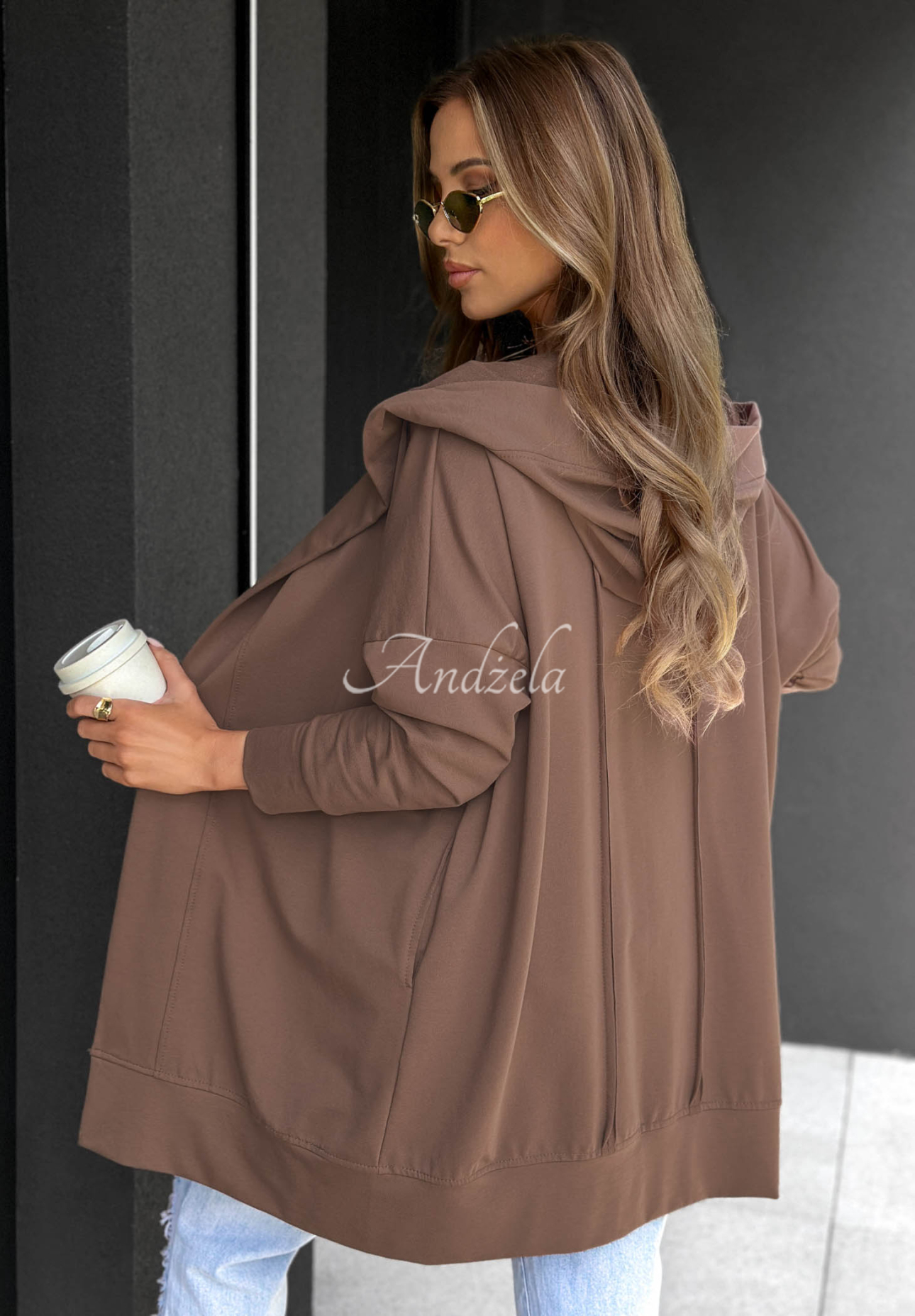 Długa bawełniana bluza z kapturem Cozy Mood czekoladowa