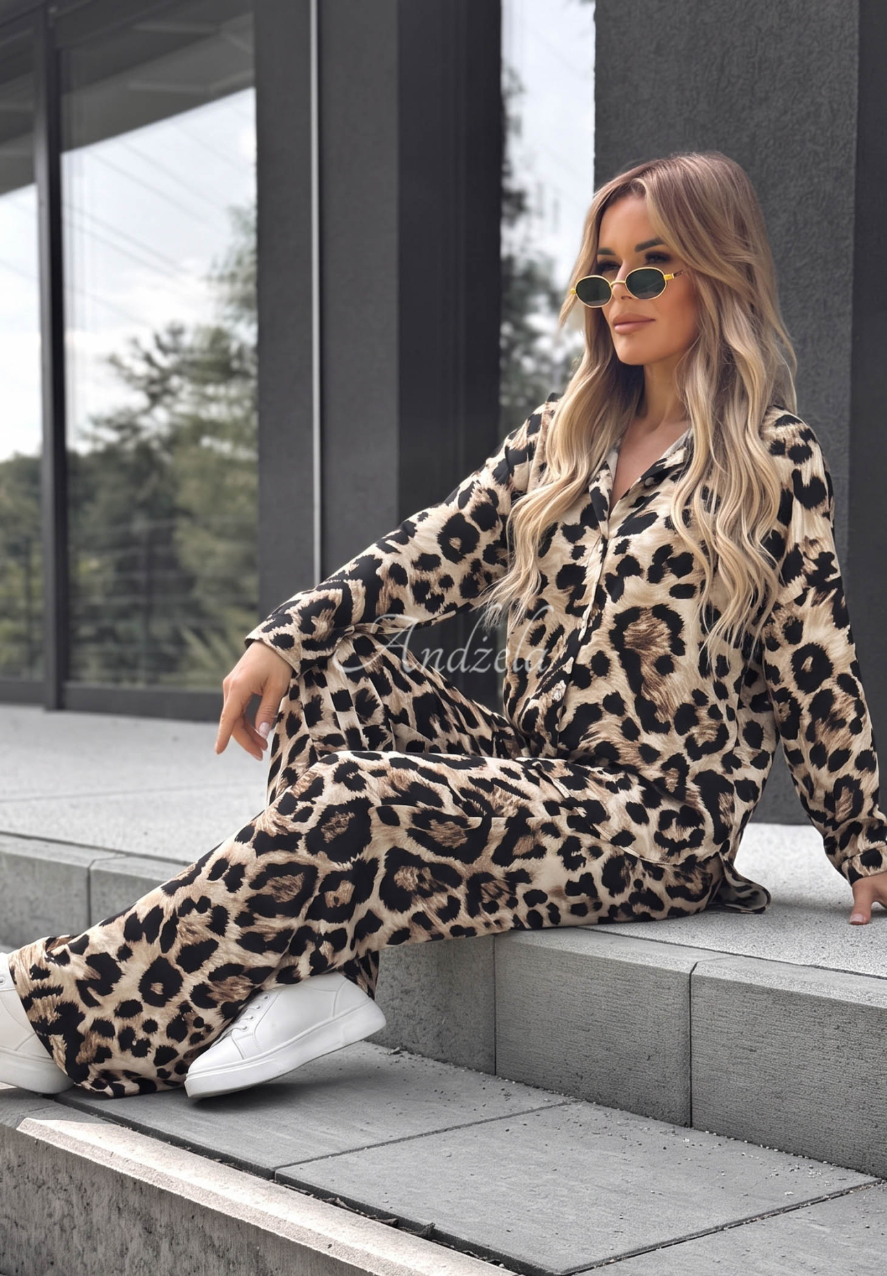 Wiskozowy komplet koszula i spodnie wide leg w panterkę Summer Panther beżowo-czarny