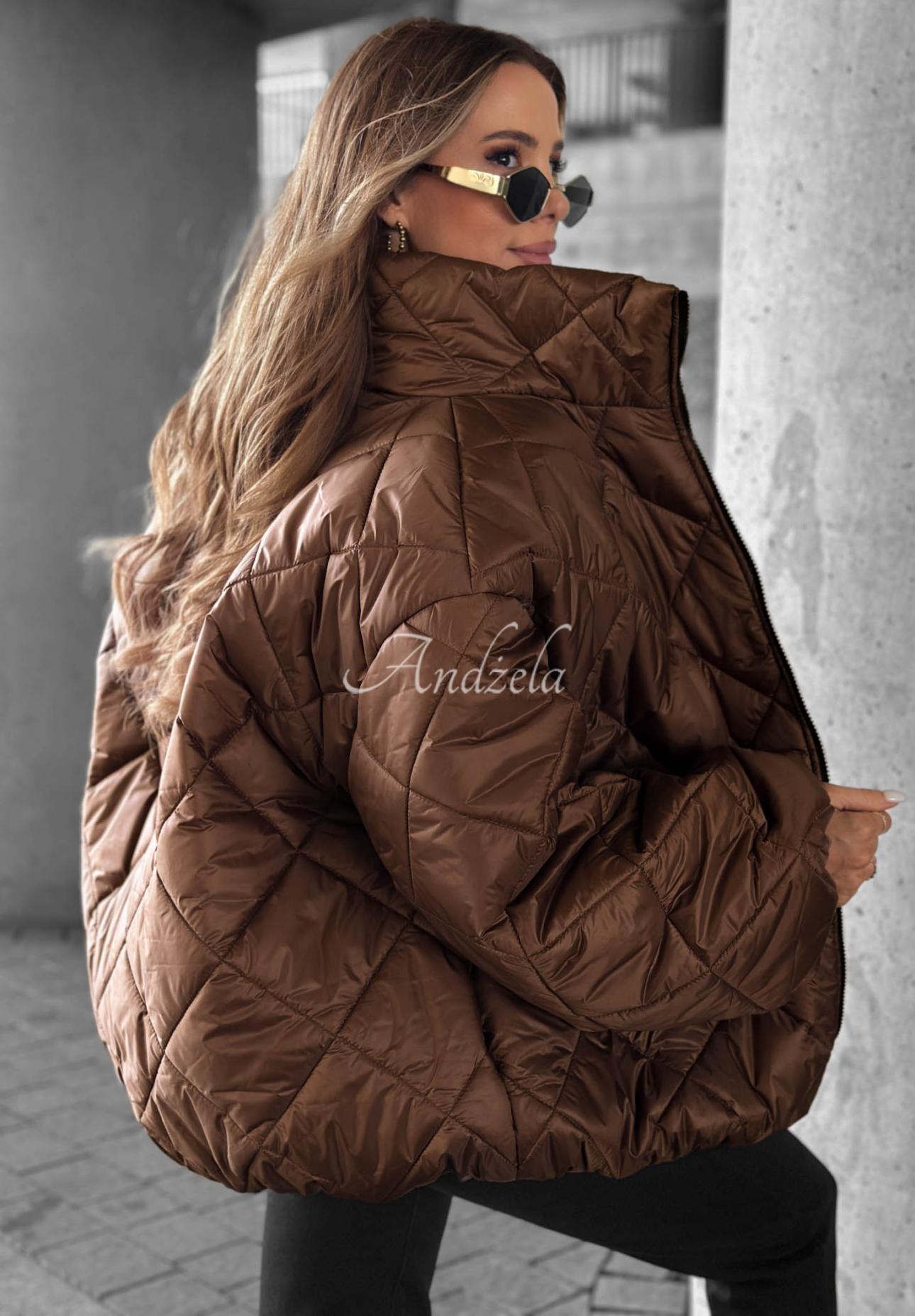 Krótka pikowana kurtka oversize Fall Favorites czekoladowa