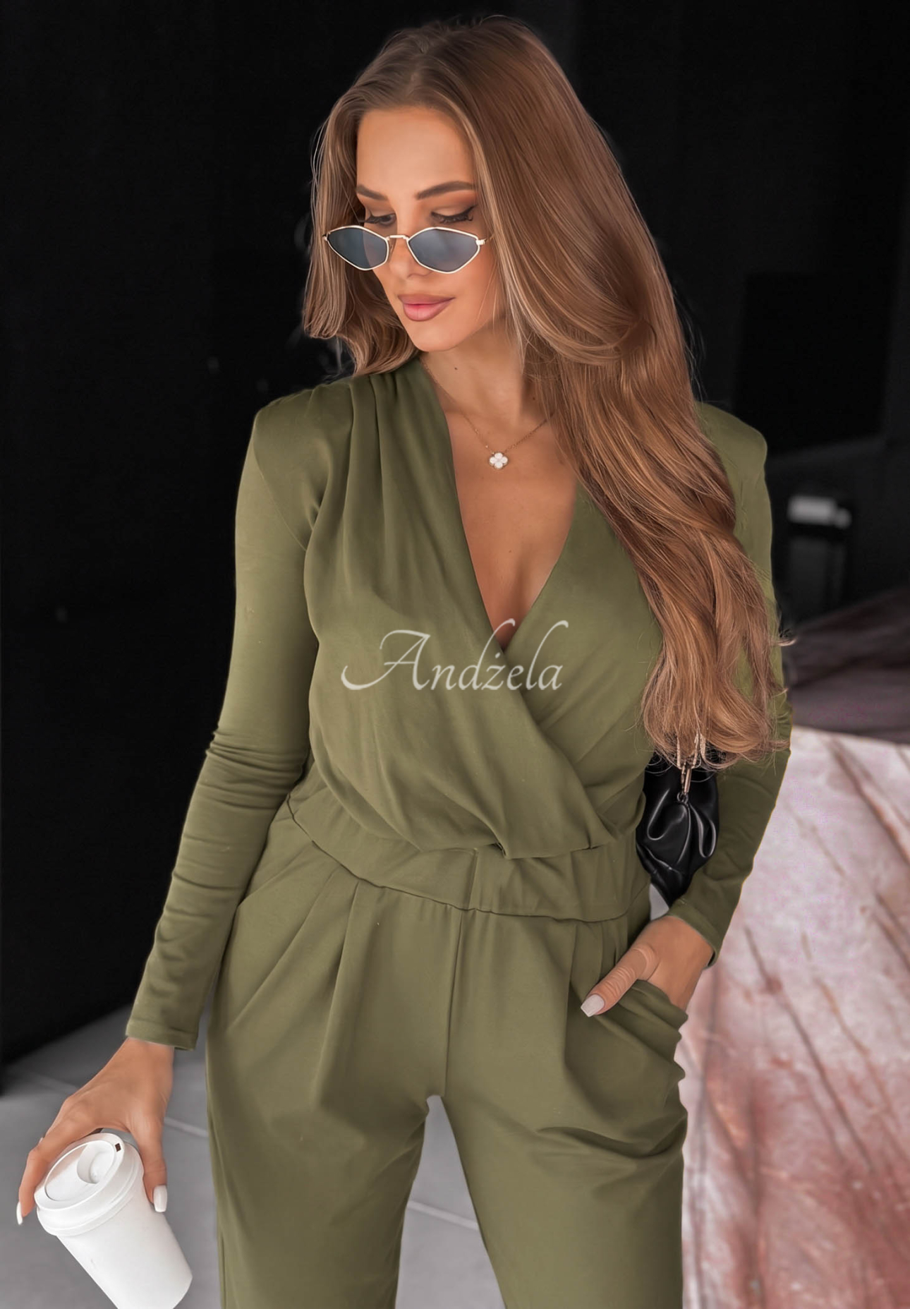 Bawełniany kombinezon z długim rękawem Soft Elegance oliwkowy
