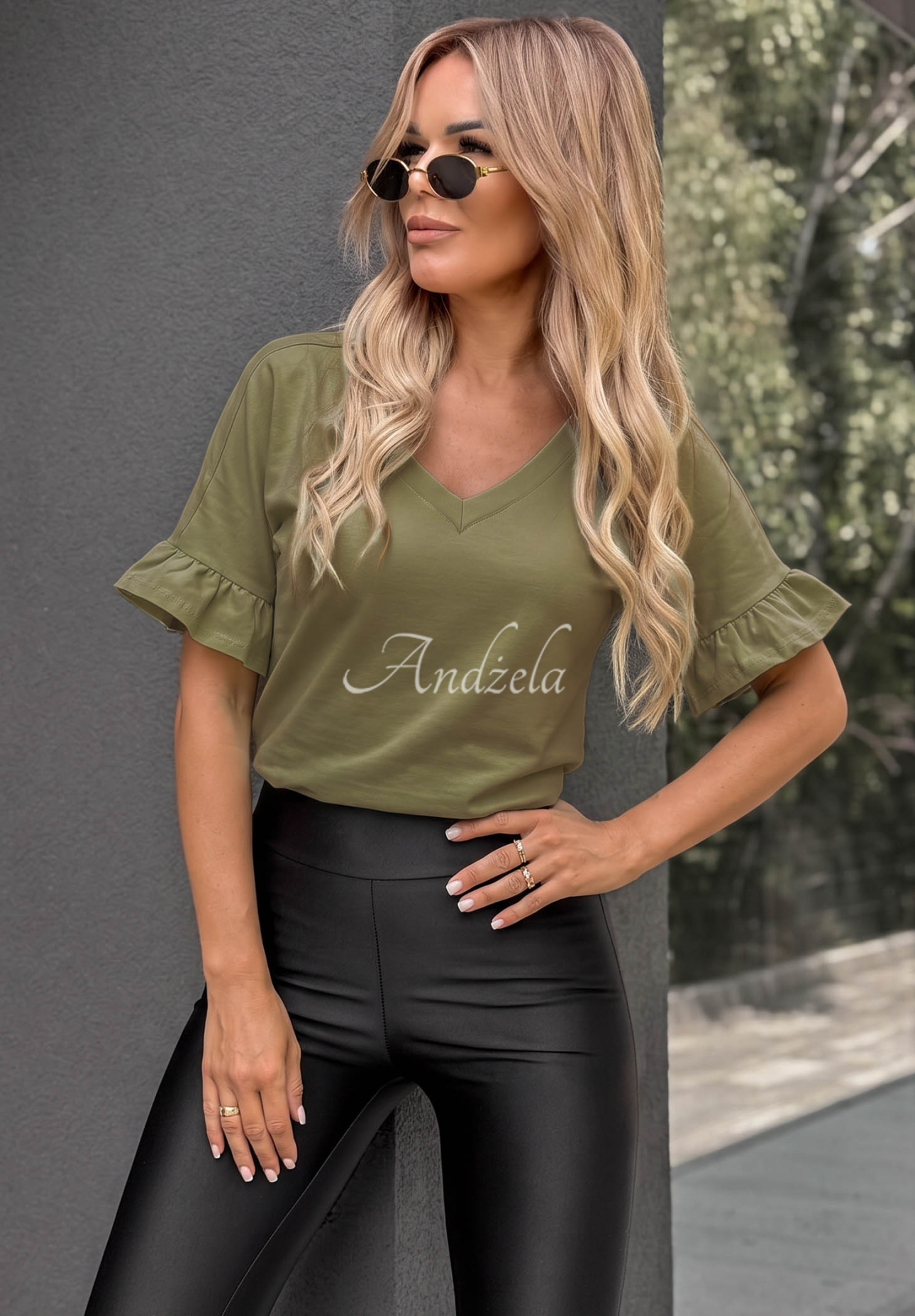 Bawełniany T-shirt z falbankami Ask For More oliwkowy