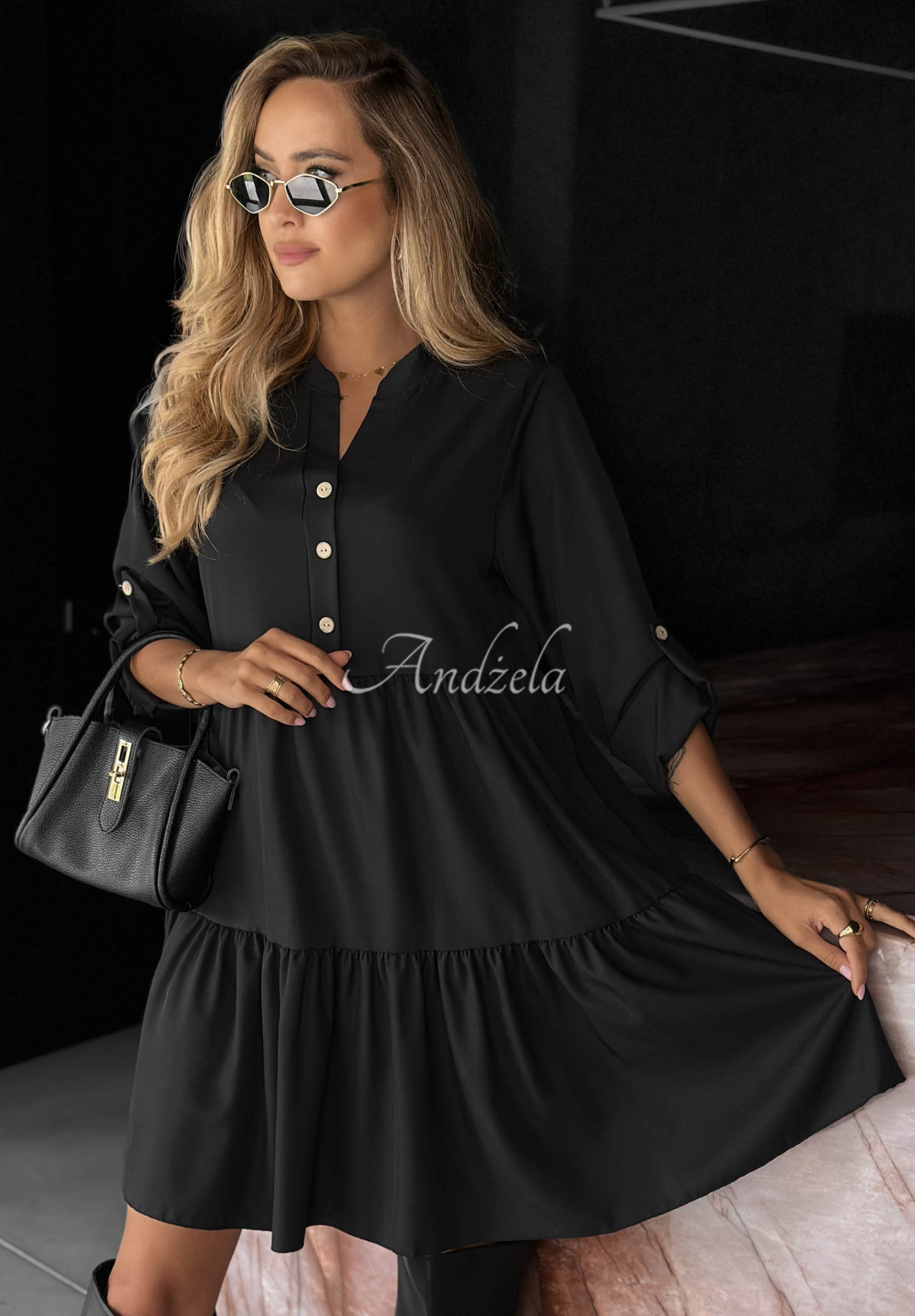 Sukienka oversize z falbankami z wiskozą Modern Charm czarna