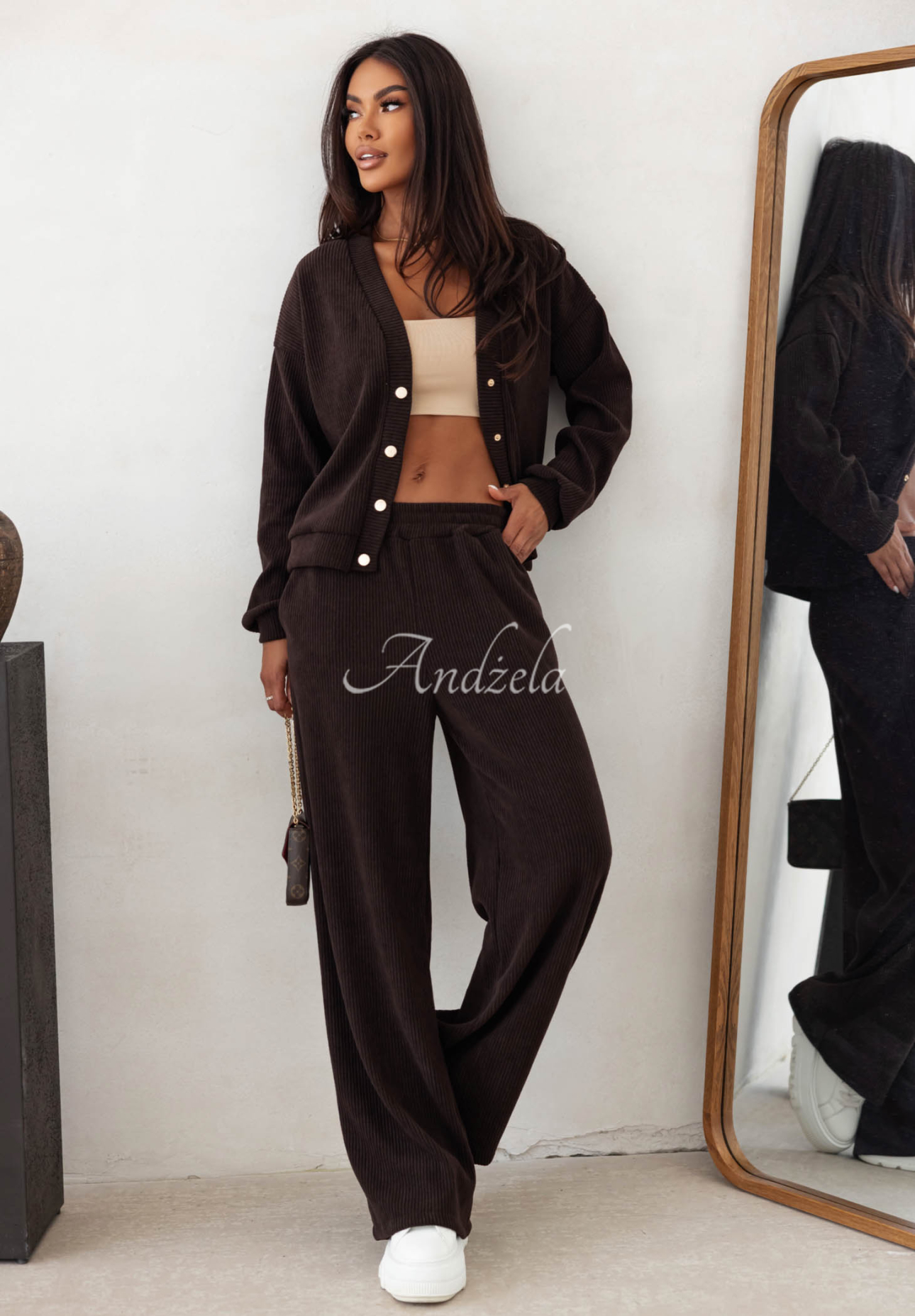 Simple Escape chocolate-colored cotton corduroy set with a sweatshirt and wide-leg pants