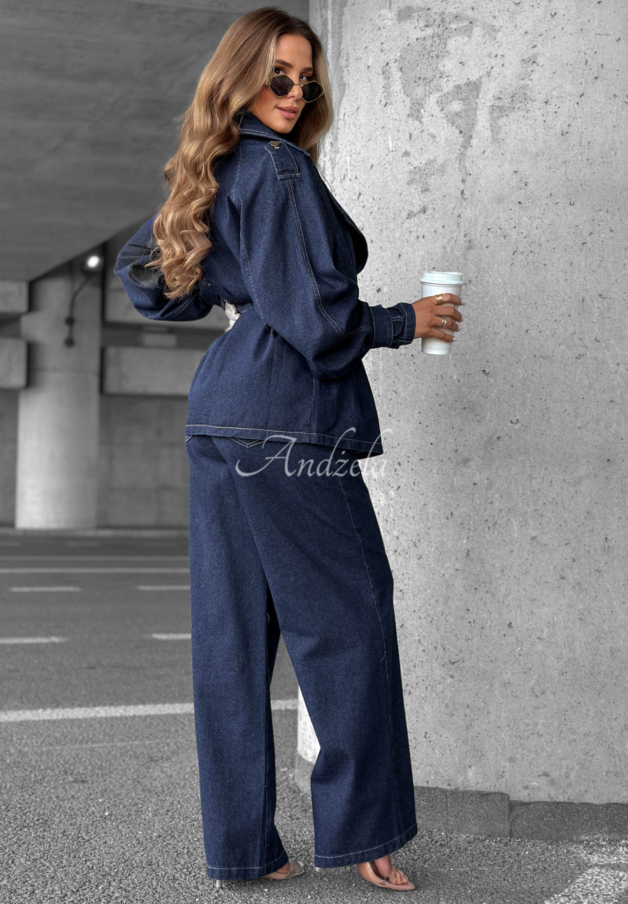 Jeansowy komplet krótki trencz i spodnie wide leg Autumn Edit granatowy