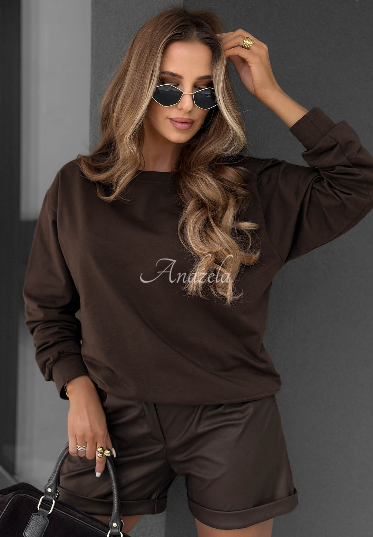 Bawełniana bluza Never Late czekoladowa