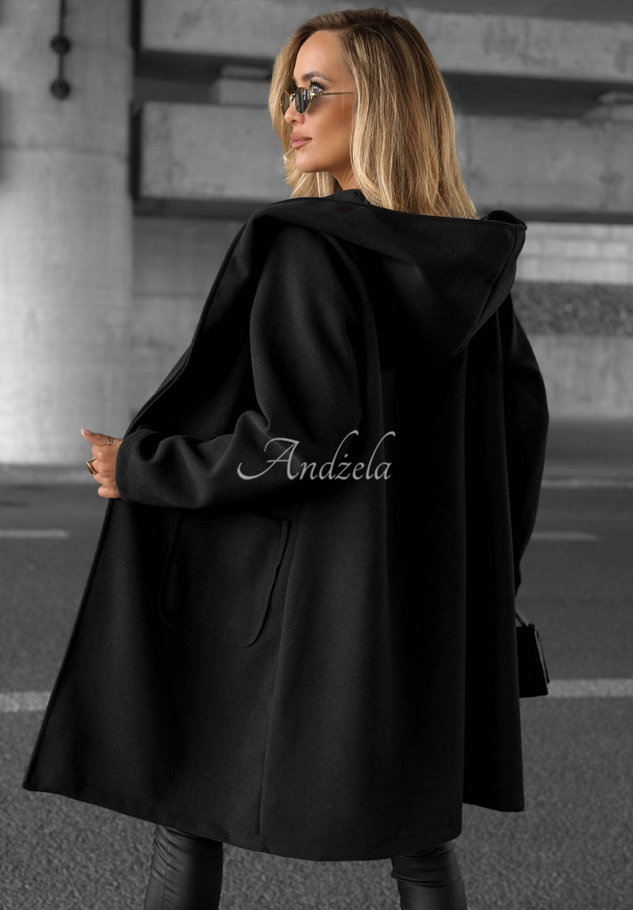 Długi płaszcz oversize z kapturem Autumn Coat czarny