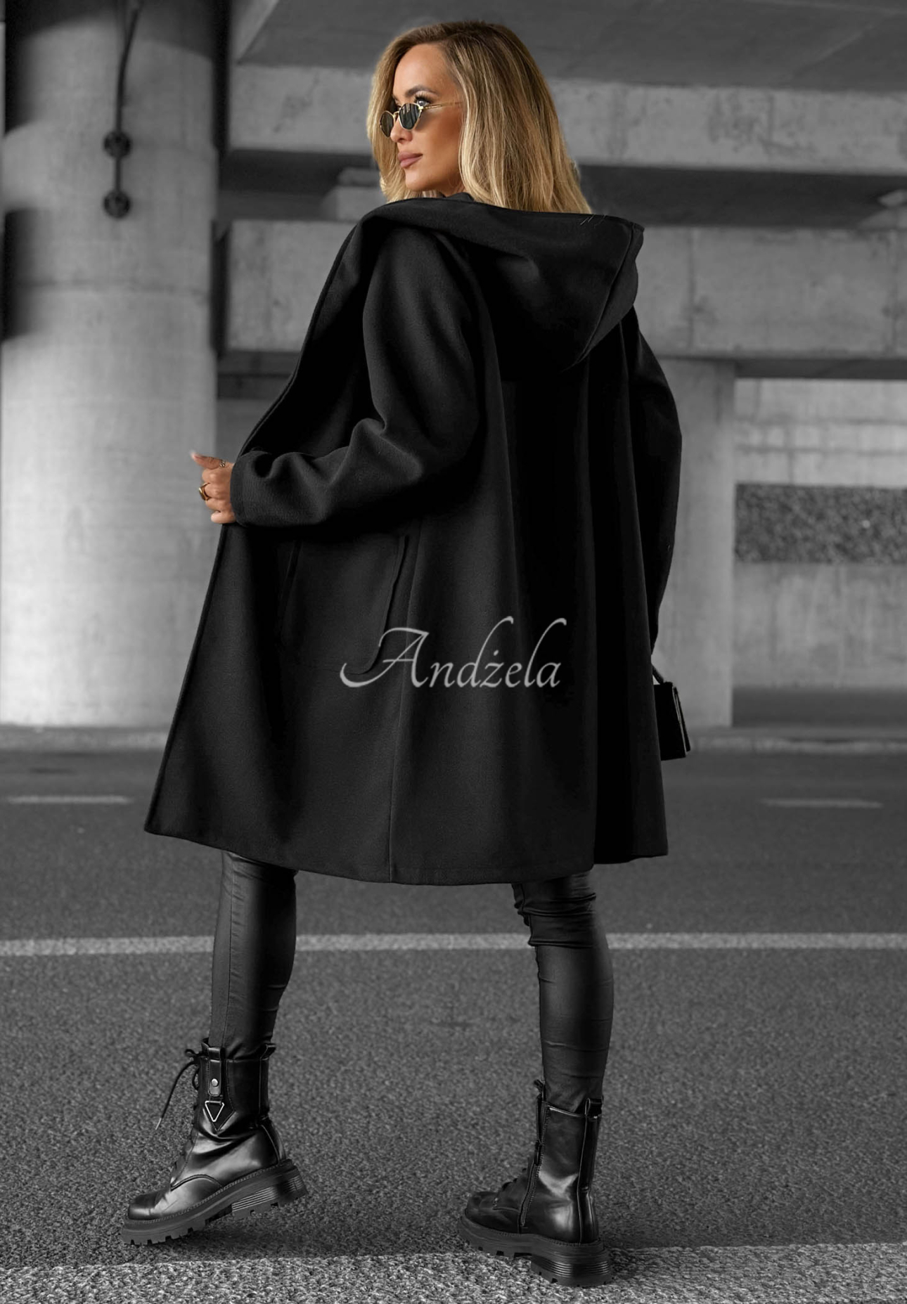 Długi płaszcz oversize z kapturem Autumn Coat czarny