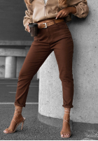 Spodnie jeansowe mom fit z paskiem Worth It czekoladowe