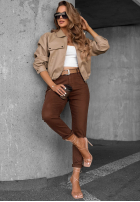 Spodnie jeansowe mom fit z paskiem Worth It czekoladowe