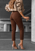 Spodnie jeansowe mom fit z paskiem Worth It czekoladowe