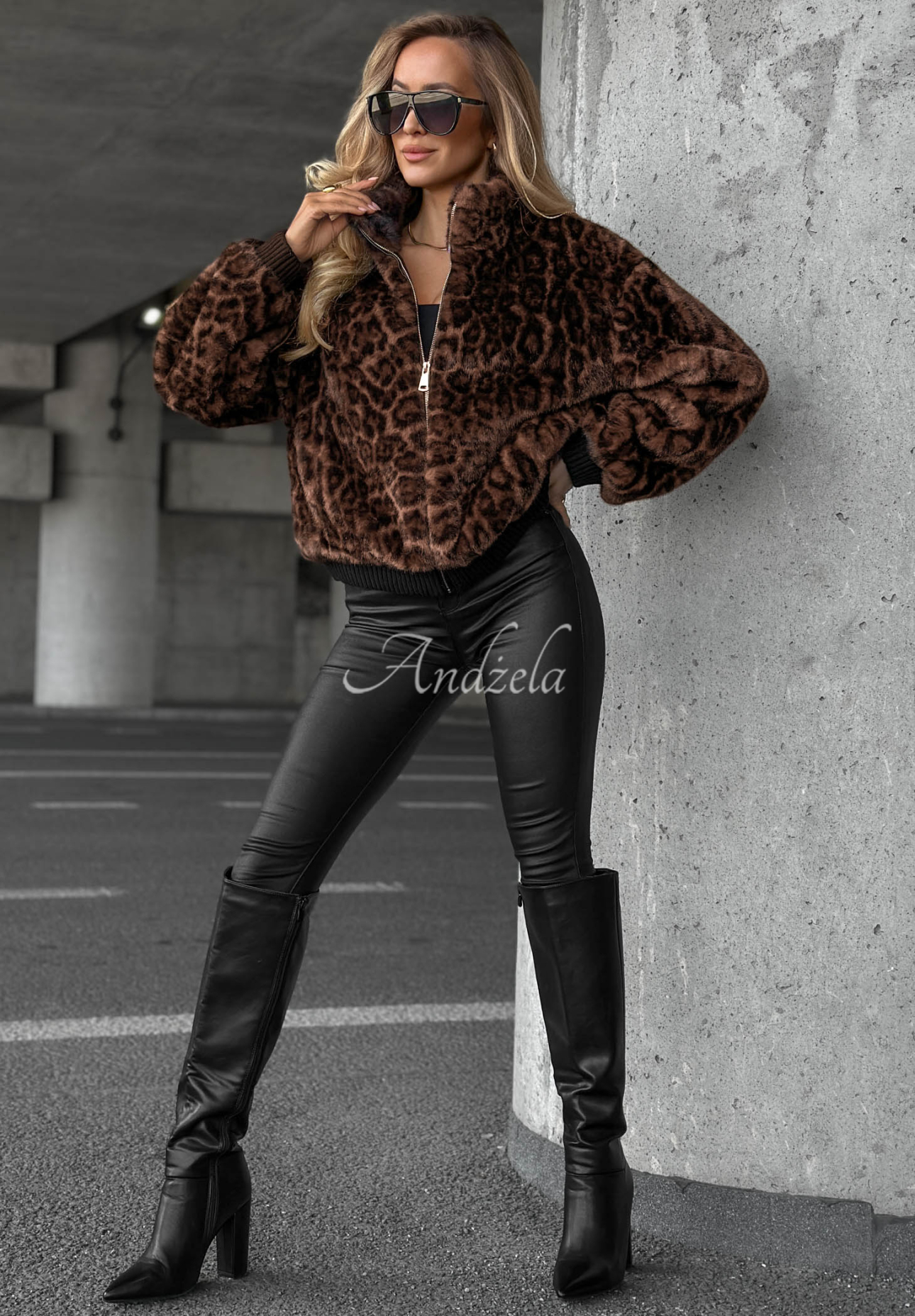 Krótka kurtka futerko w panterkę Cozy Leopard czarna