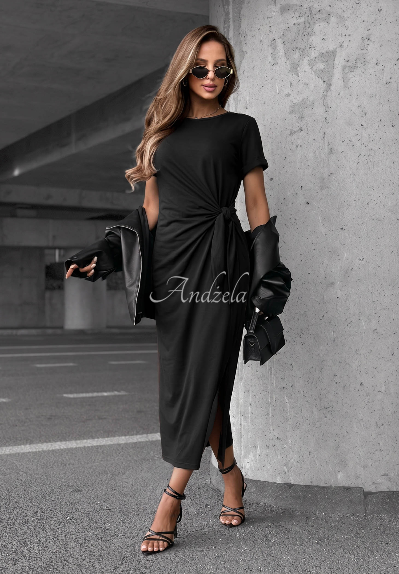 Bawełniana sukienka midi z wiązaniem i rozcięciem Lady Perfection czarna