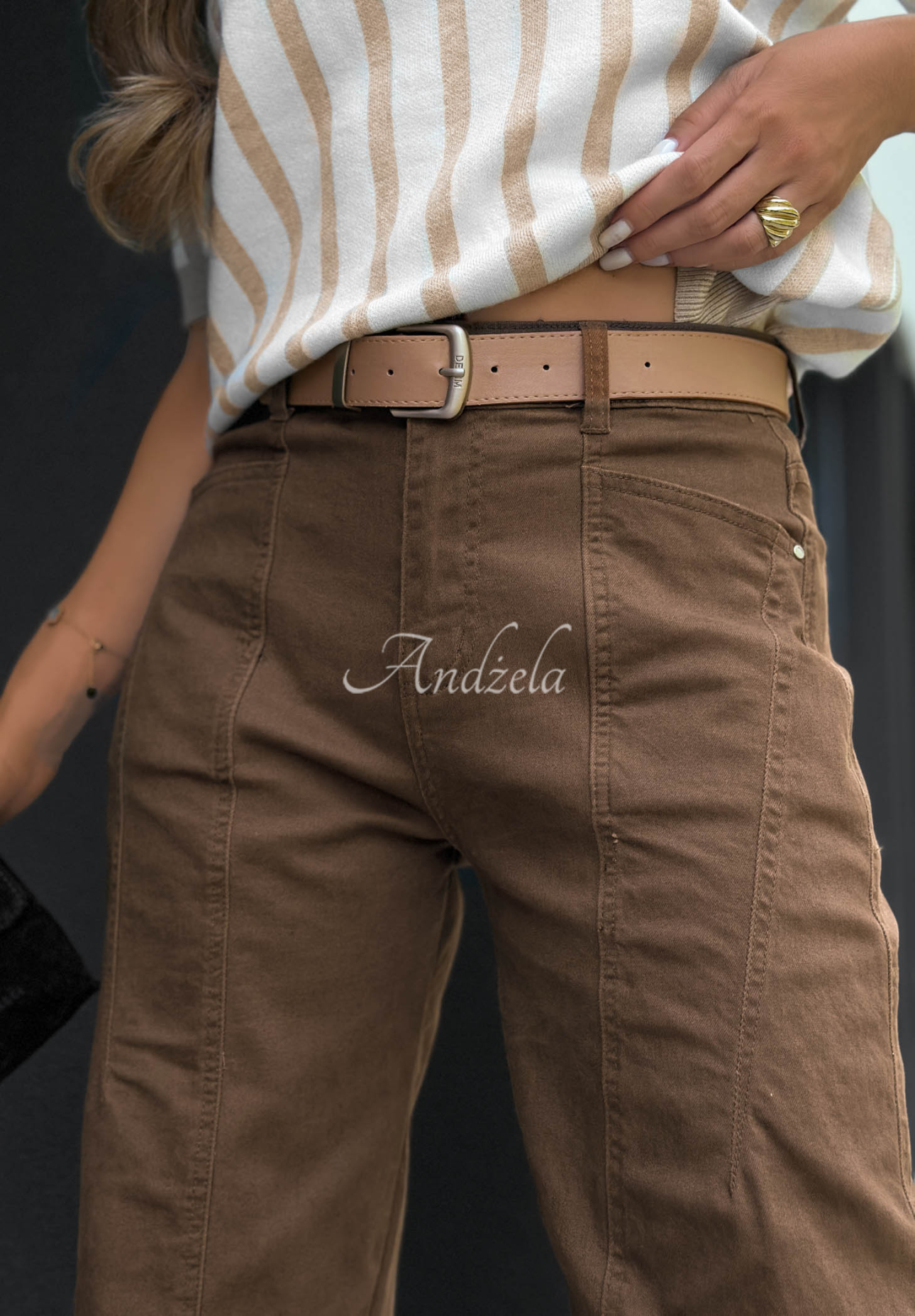 Autumn Darling Chocolate-Colored Balloon Jeans with a Belt