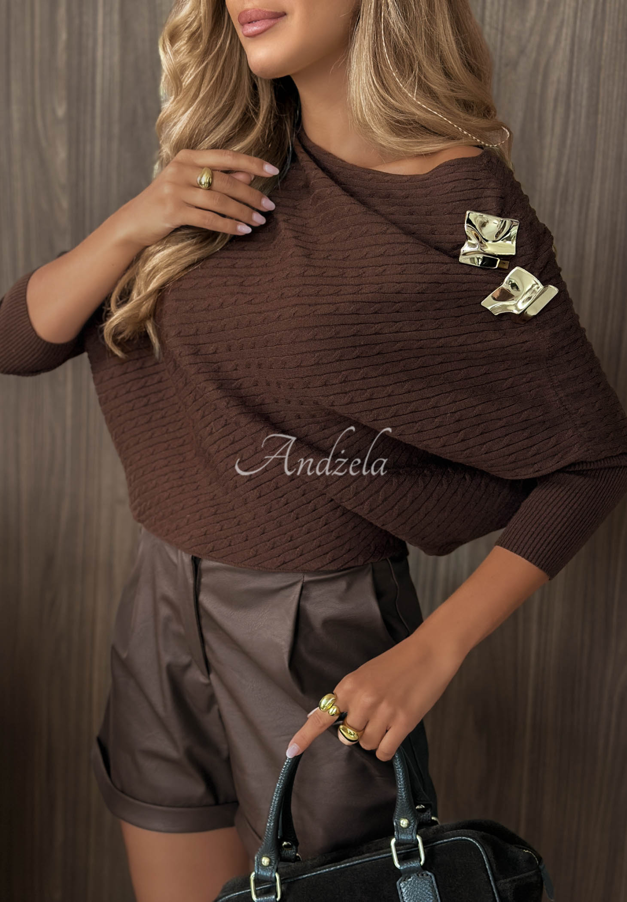 Sweter nietoperz z wiskozy Cold Elegance czekoladowy