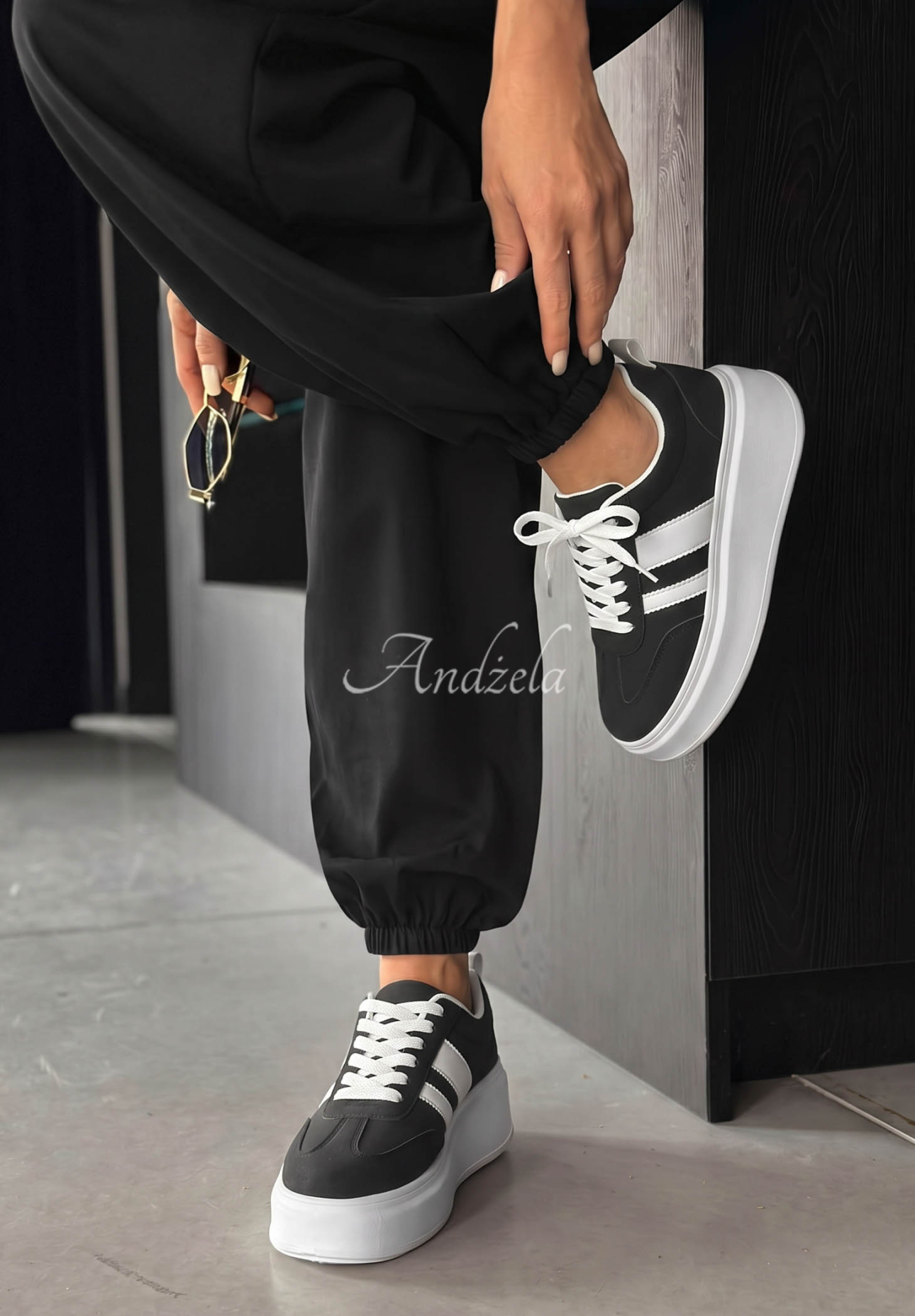 Zamszowe adidasy Start With Forever czarno-białe
