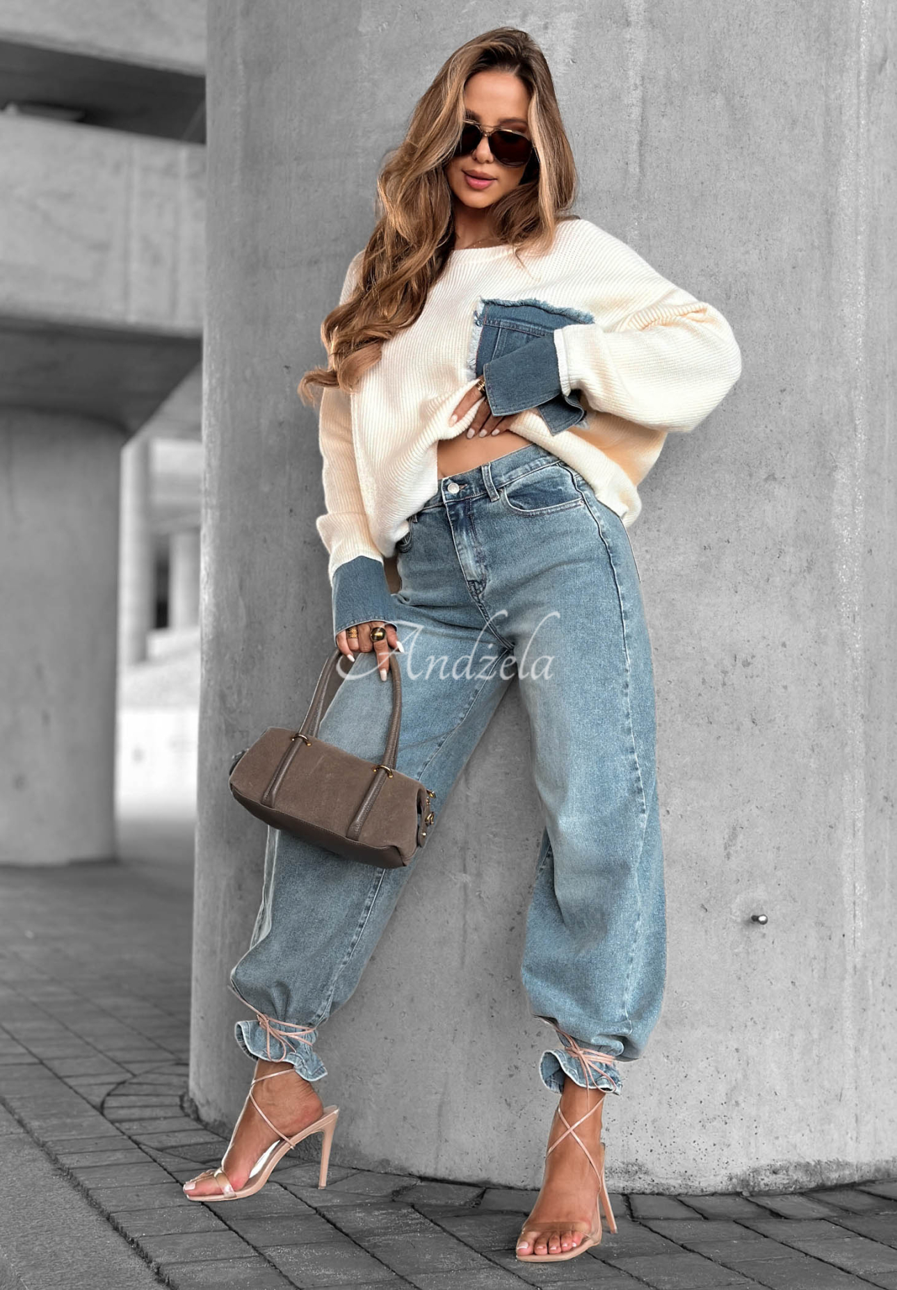 Wiskozowy sweter z denimowymi wstawkami Closer Now waniliowy
