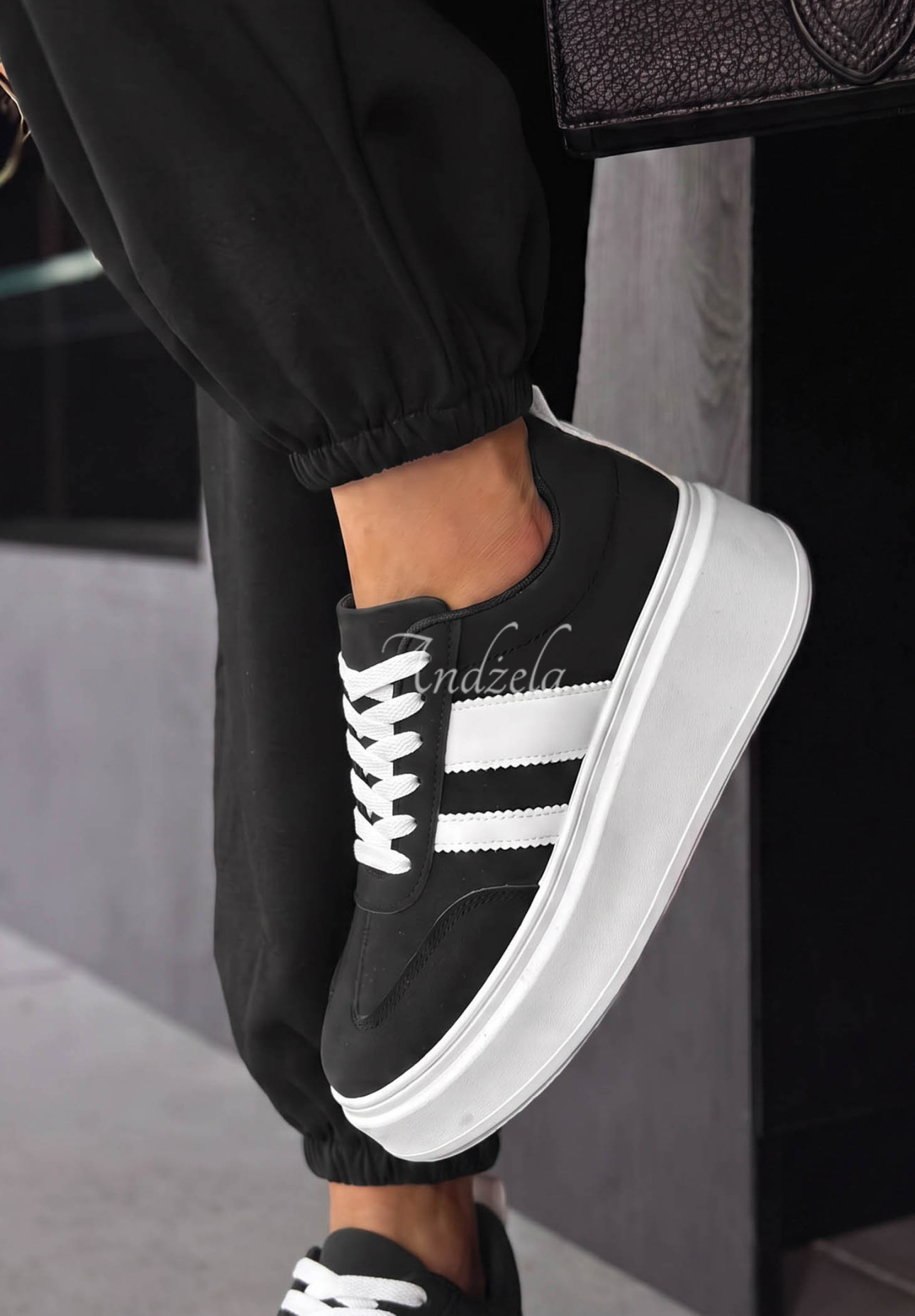 Zamszowe adidasy Start With Forever czarno-białe