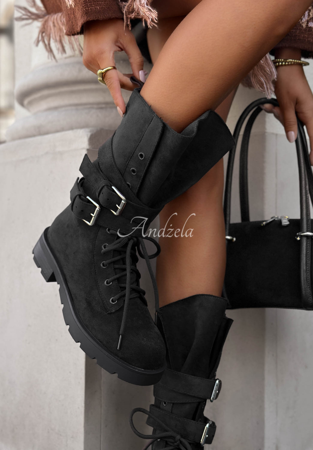 Zamszowe botki workery z klamrami Modern Walk czarne