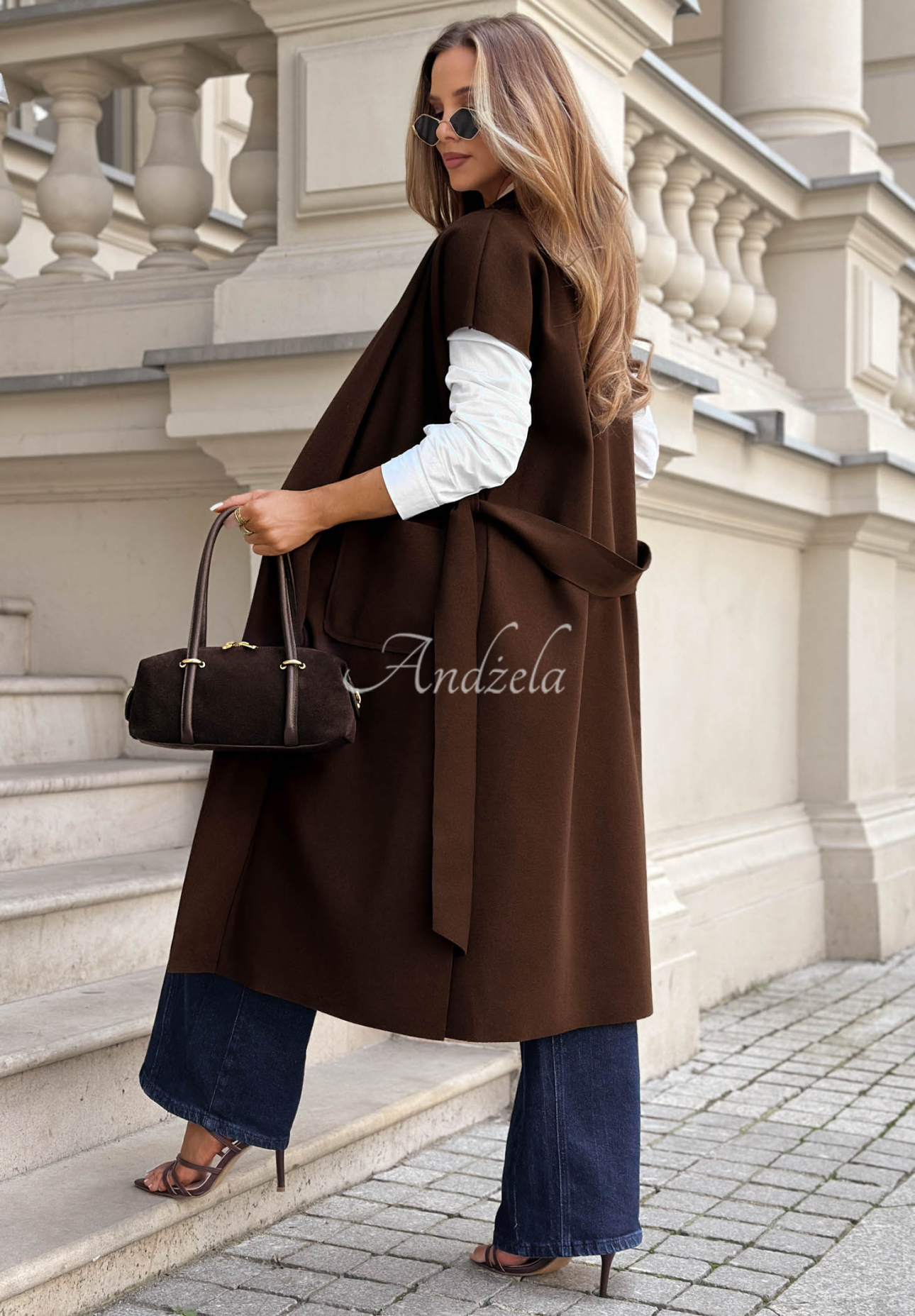 Długa elegancka narzutka z paskiem Espresso Date czekoladowa