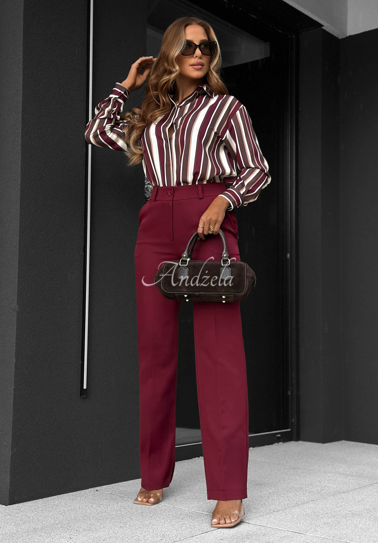 Eleganckie spodnie wide leg z wiskozy Perfect Timing burgundowe