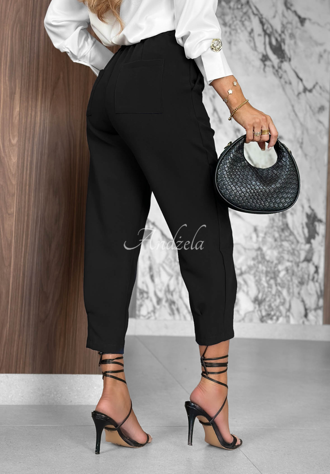 Elegant Laura black viscose cigarette pants