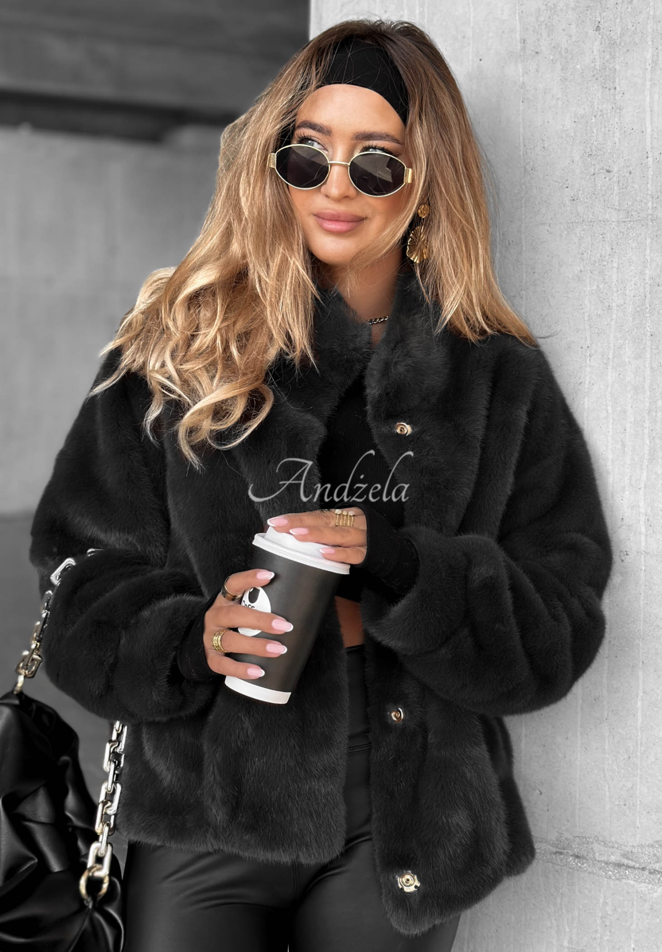 Warm Wishes short fur coat black