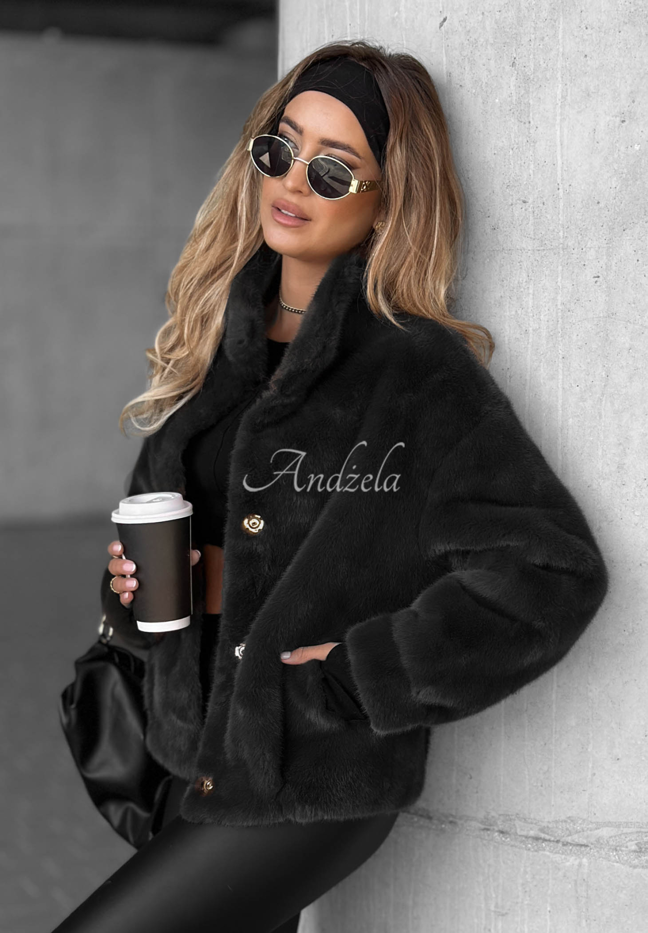 Warm Wishes short fur coat black