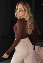 Prążkowane body longsleeve z rozpinanym dekoltem Chic Essence czekoladowe