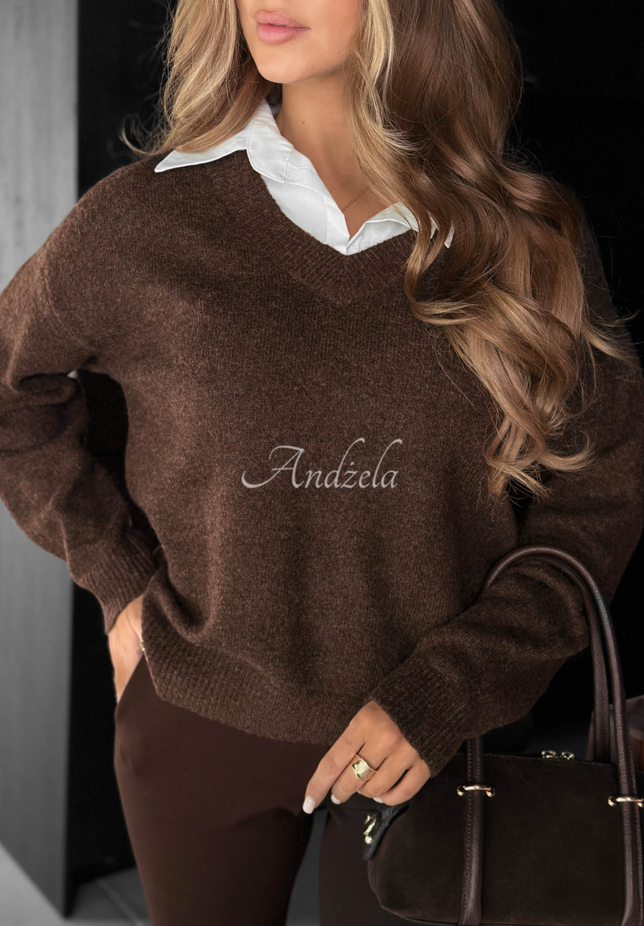 Sweter z koszulowym kołnierzykiem z wiskozą i wełną Golden Aura czekoladowy