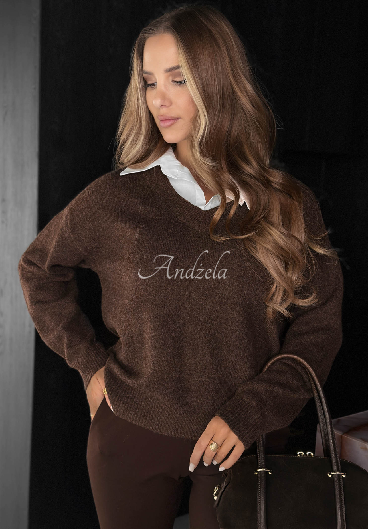 Sweter z koszulowym kołnierzykiem z wiskozą i wełną Golden Aura czekoladowy