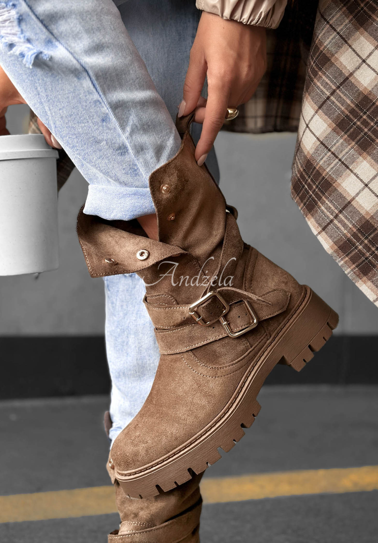 Zamszowe botki z paskami Rainy Steps mokka