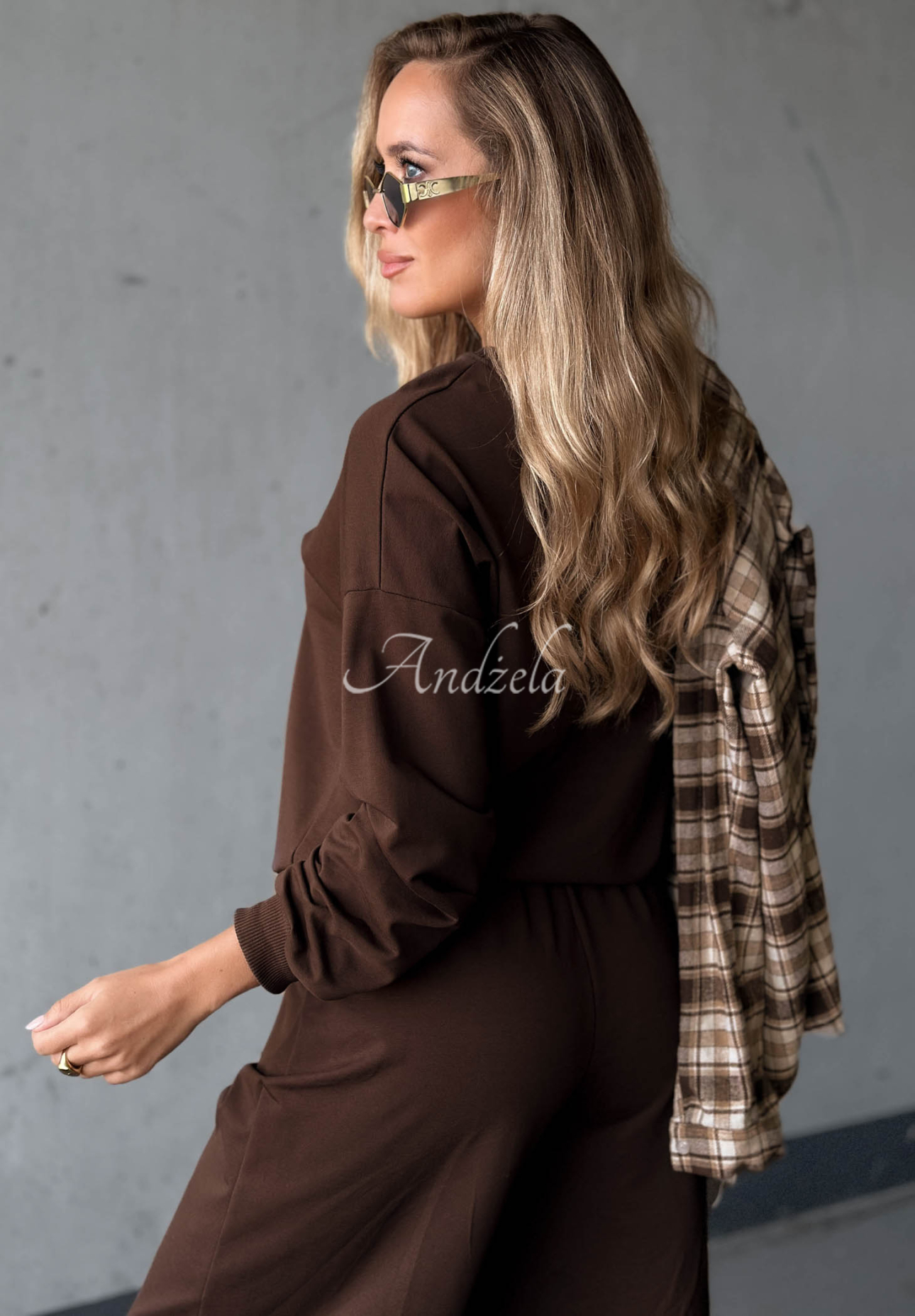 Bawełniany komplet dresowy bluza i spodnie Simple Moments czekoladowy