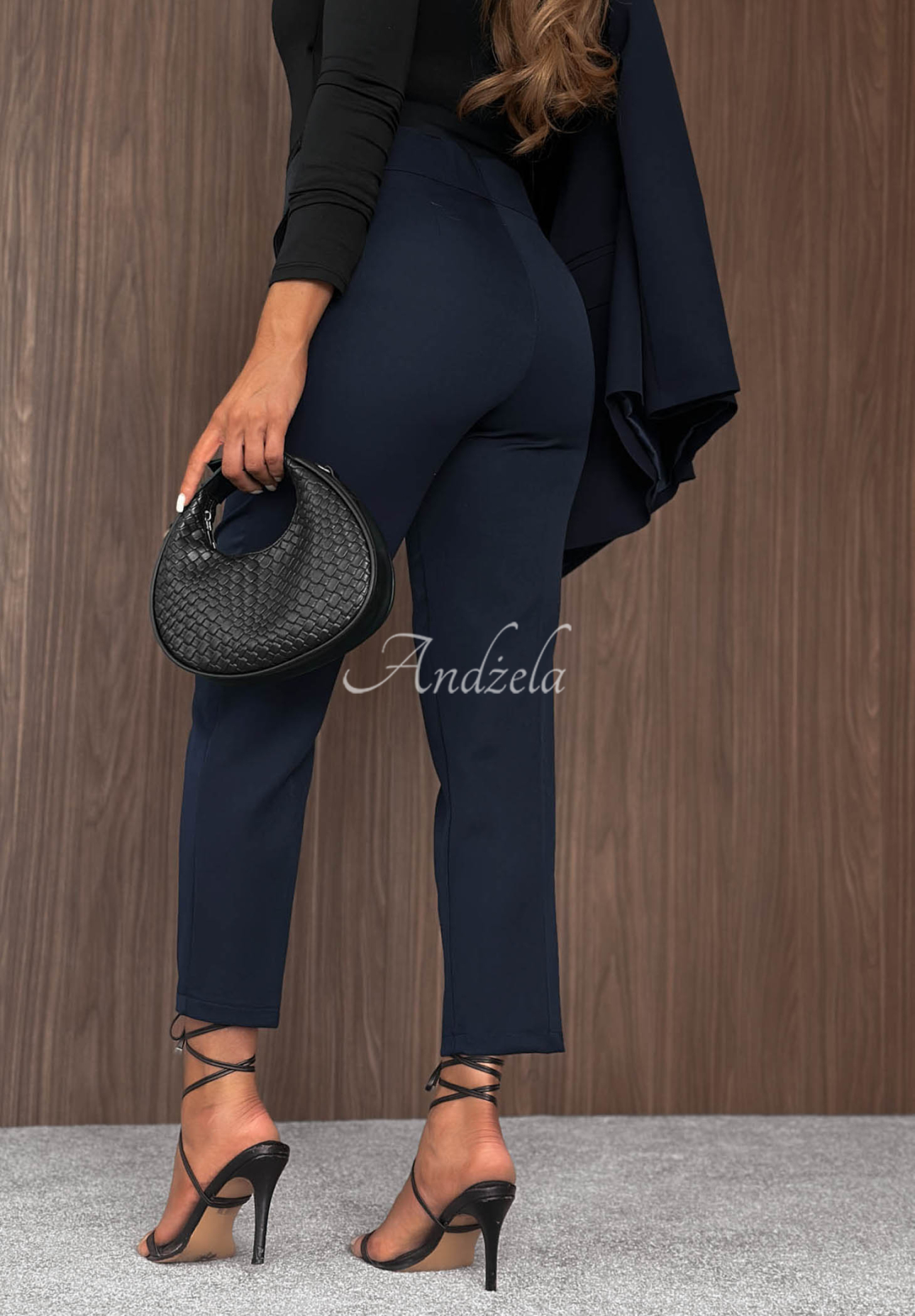 Eleganckie spodnie cygaretki Runway Ready granatowe