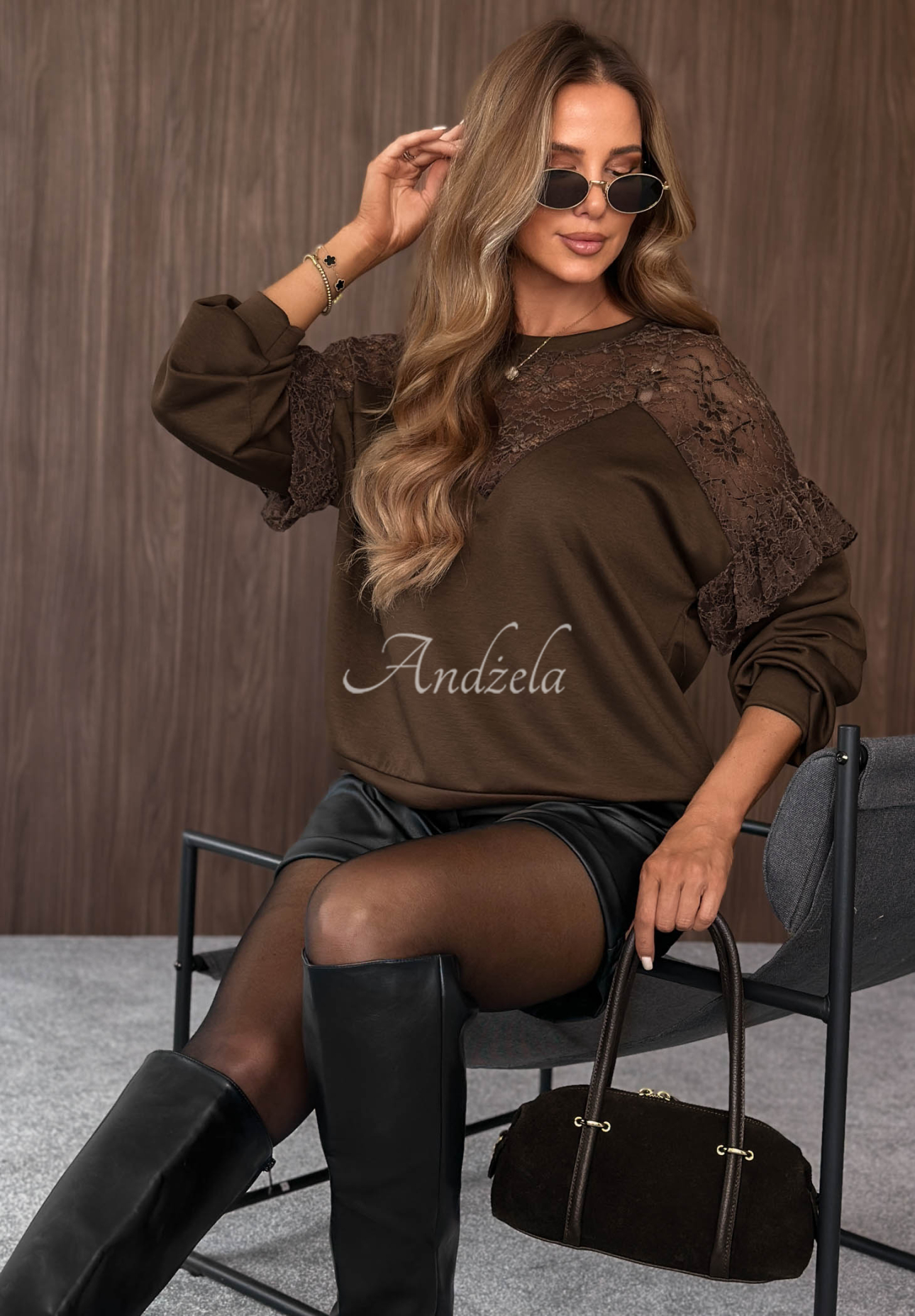 Bluza z koronkowymi wstawkami Soft Vibes czekoladowa