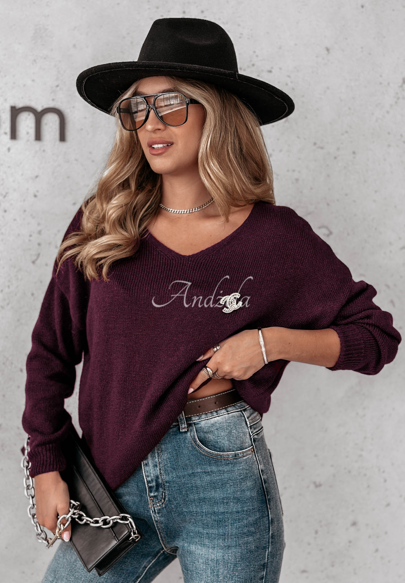 Sweter z dekoltem Caffe Latte śliwkowy
