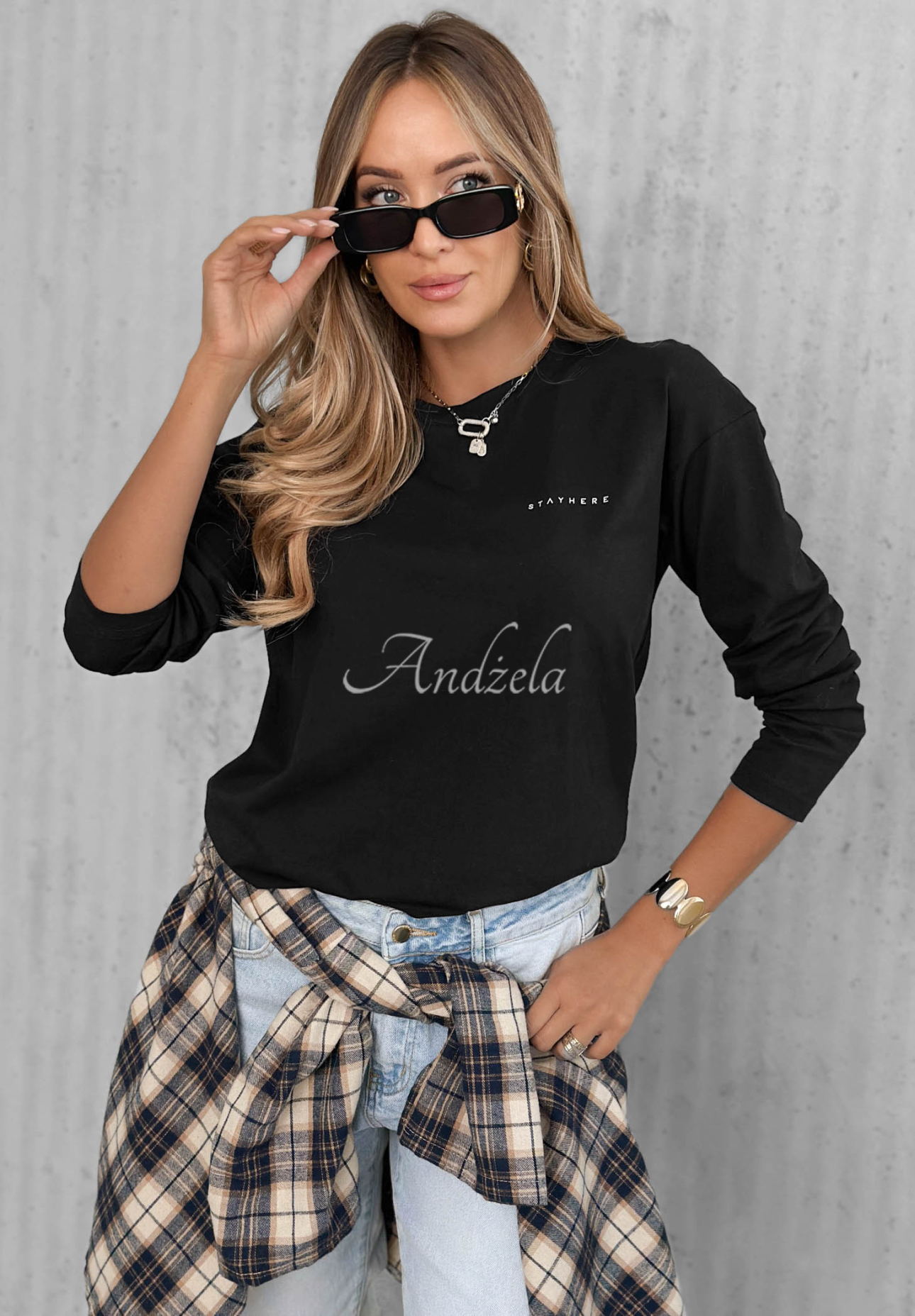 Simple Chic Black Long-Sleeved Cotton Blouse