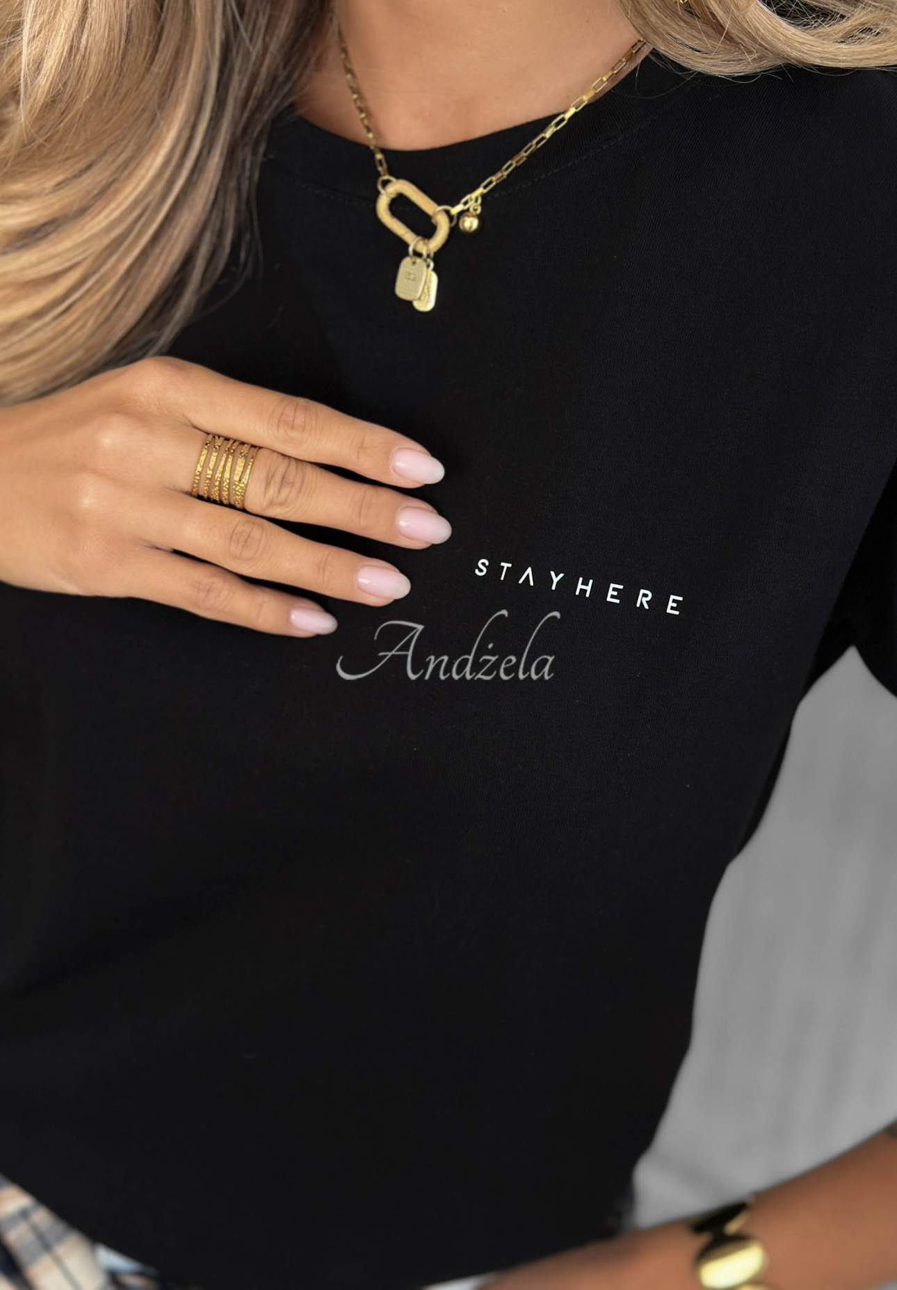 Simple Chic Black Long-Sleeved Cotton Blouse