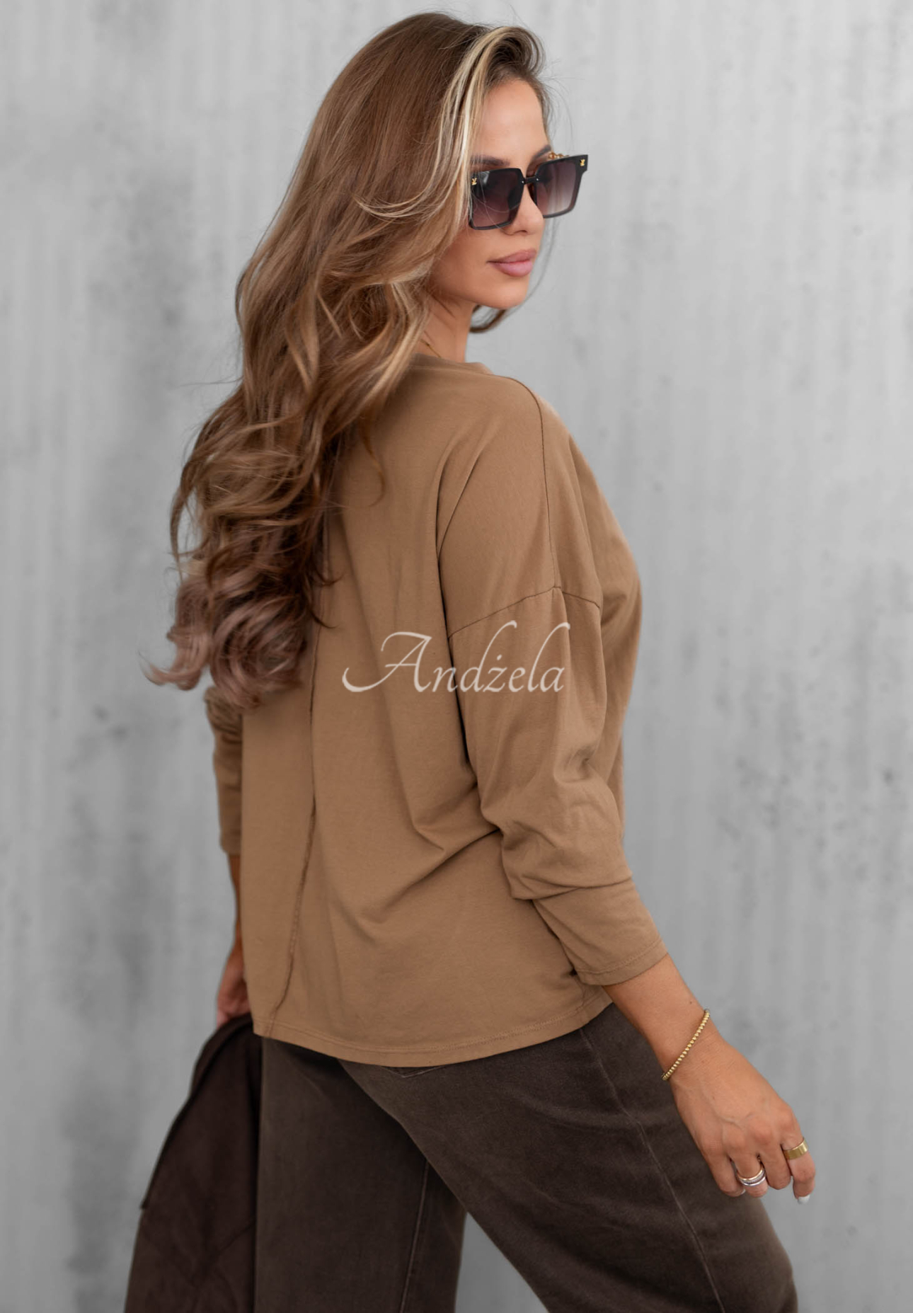 Bawełniana bluzka longsleeve z dekoltem w serek Daily Style camelowa