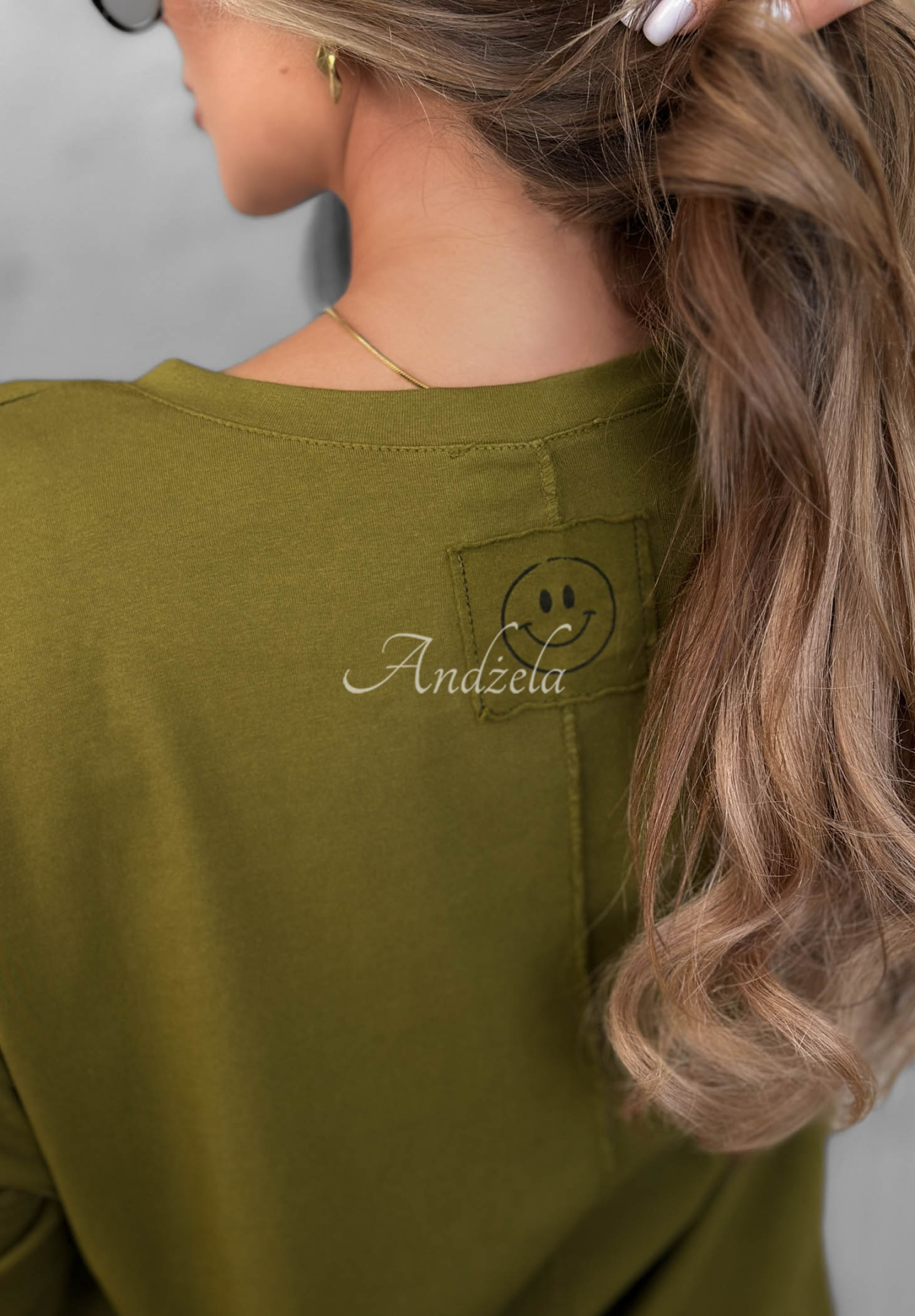 Bawełniana bluzka longsleeve z dekoltem w serek Daily Style oliwkowa