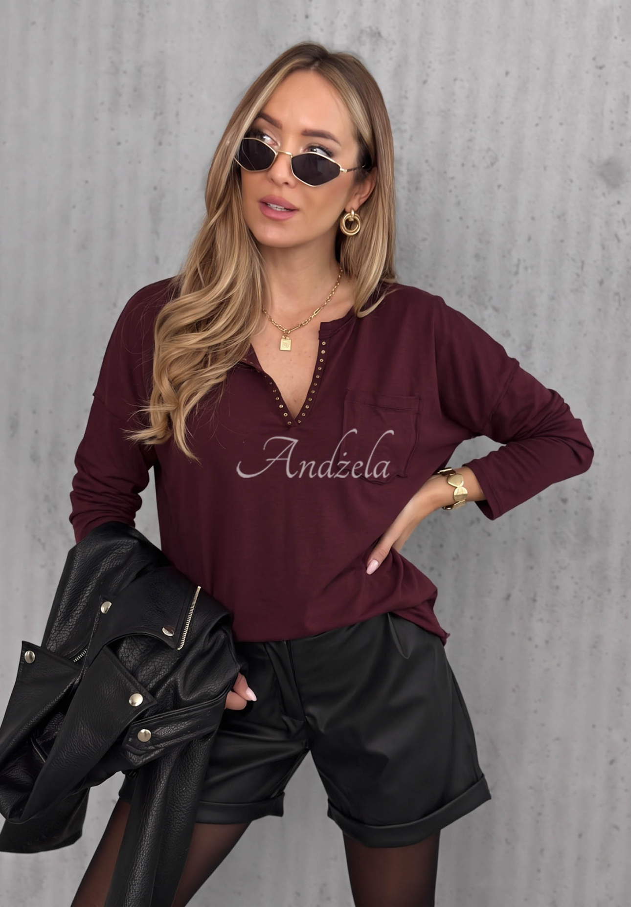 Bawełniana bluzka longsleeve z dekoltem Basic Charm jagodowa