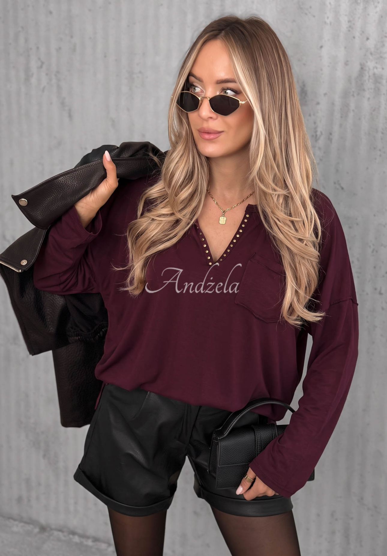 Bawełniana bluzka longsleeve z dekoltem Basic Charm jagodowa