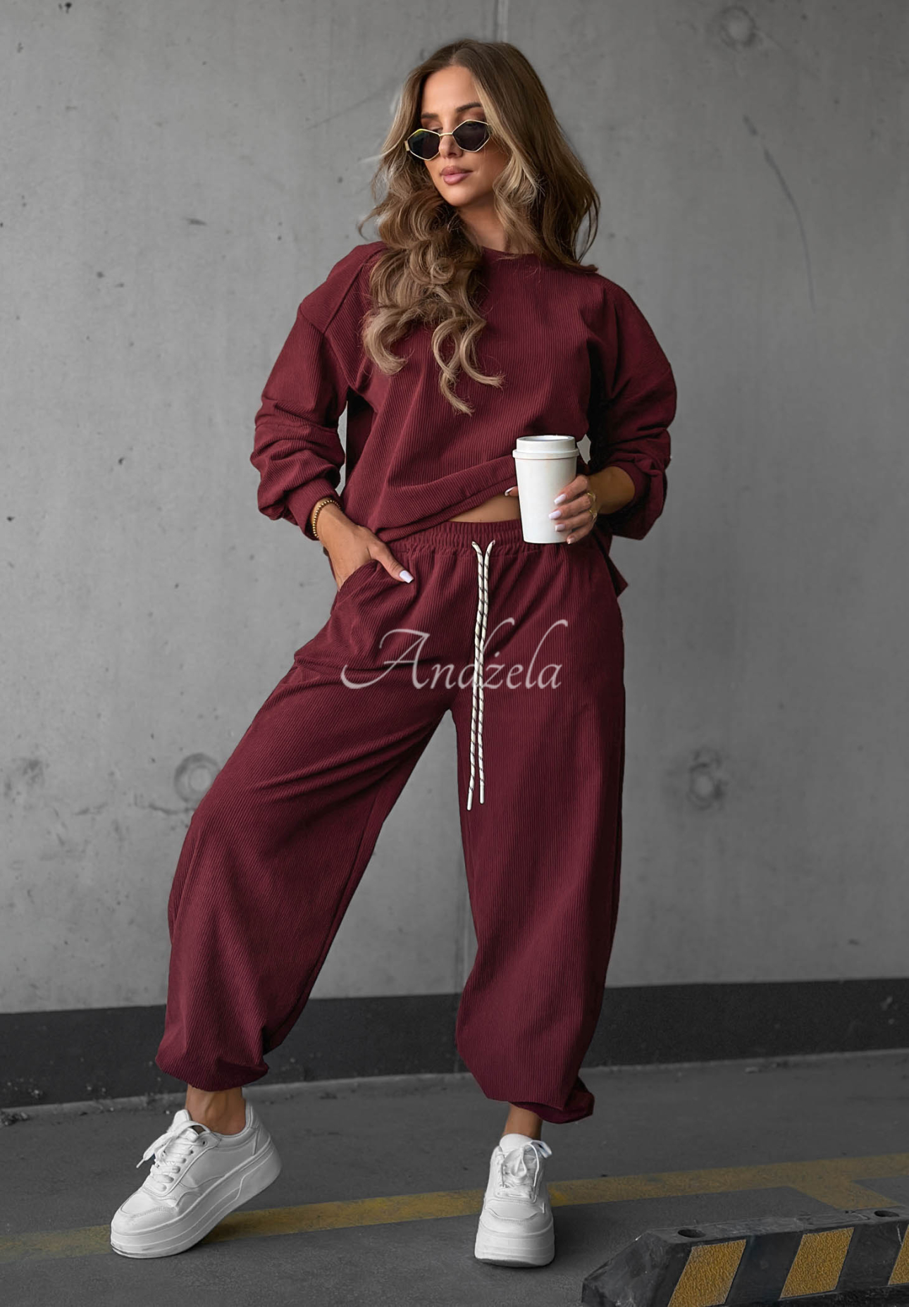 Sztruksowy komplet dresowy z wiskozy Endless Comfort burgundowy