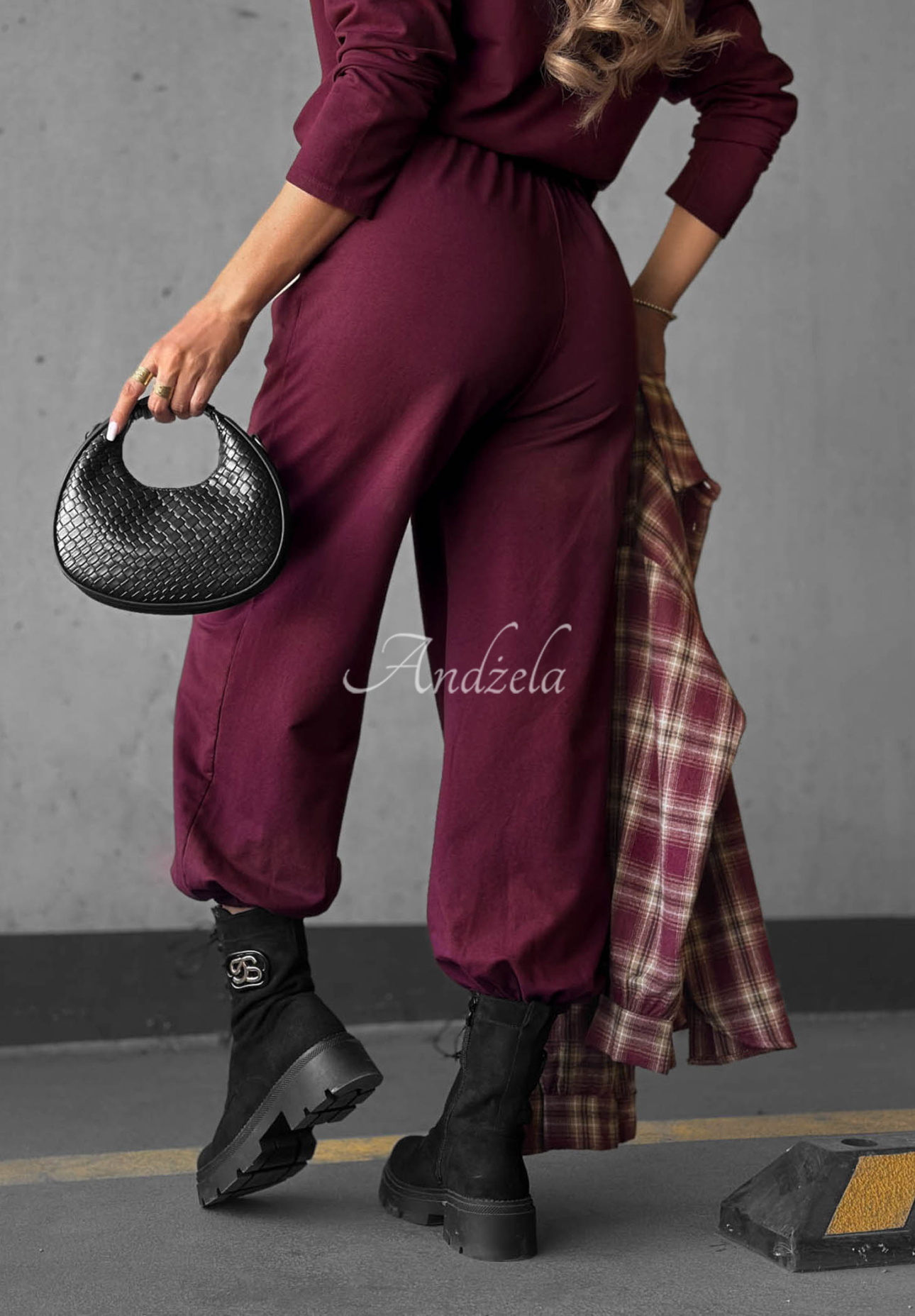 Simple Day Cotton Sweatpants with an Elastic Waistband in Berry Blue