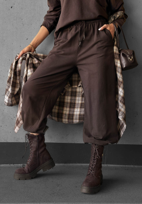 Simple Day Chocolate-Colored Cotton Sweatpants with an Elastic Waistband