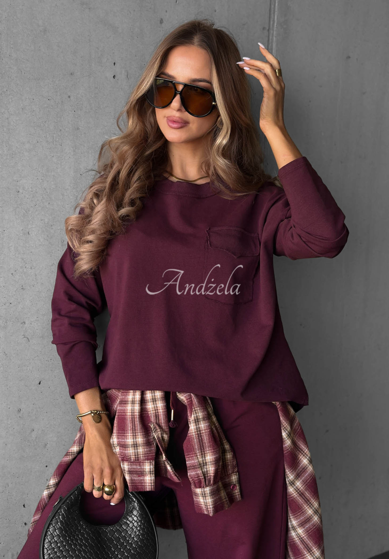 Bawełniana bluza z kieszenią Simple Day jagodowa
