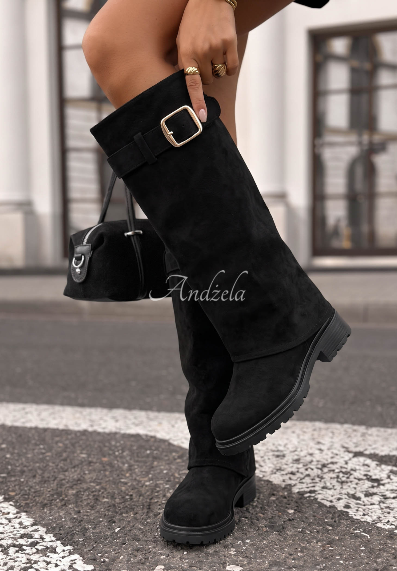 Zamszowe kozaki z klamrą Everyday Move czarne